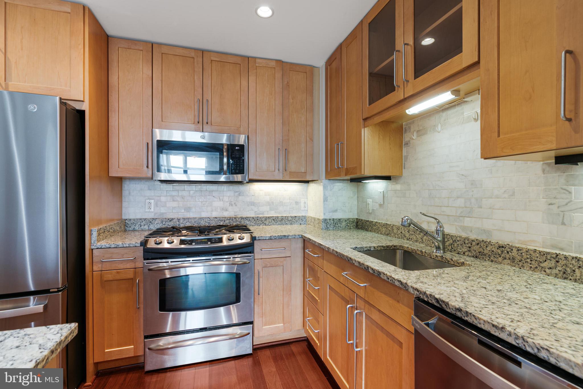 ONE PARK CREST CONDOMINIUM - Residential