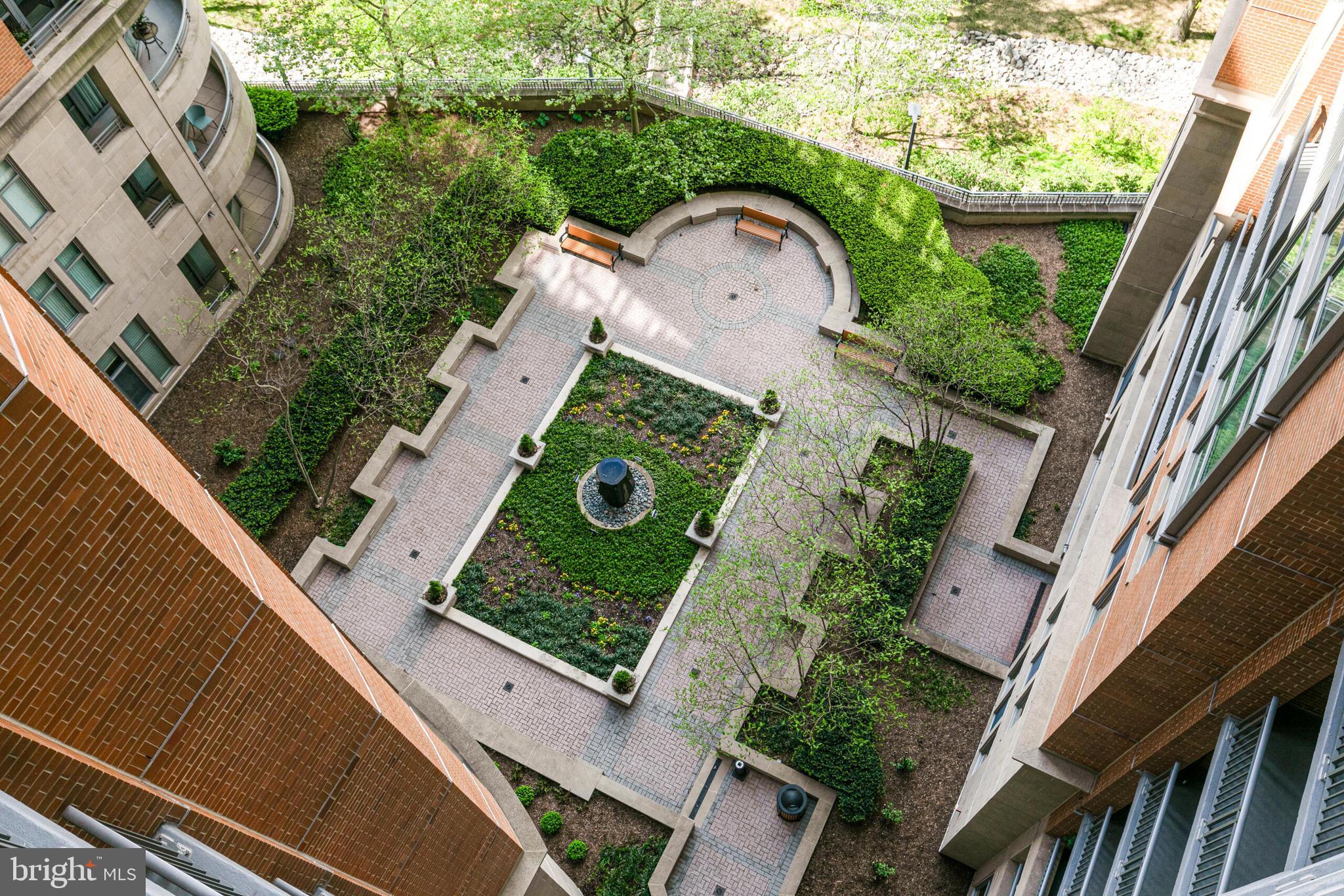 ONE PARK CREST CONDOMINIUM - Residential