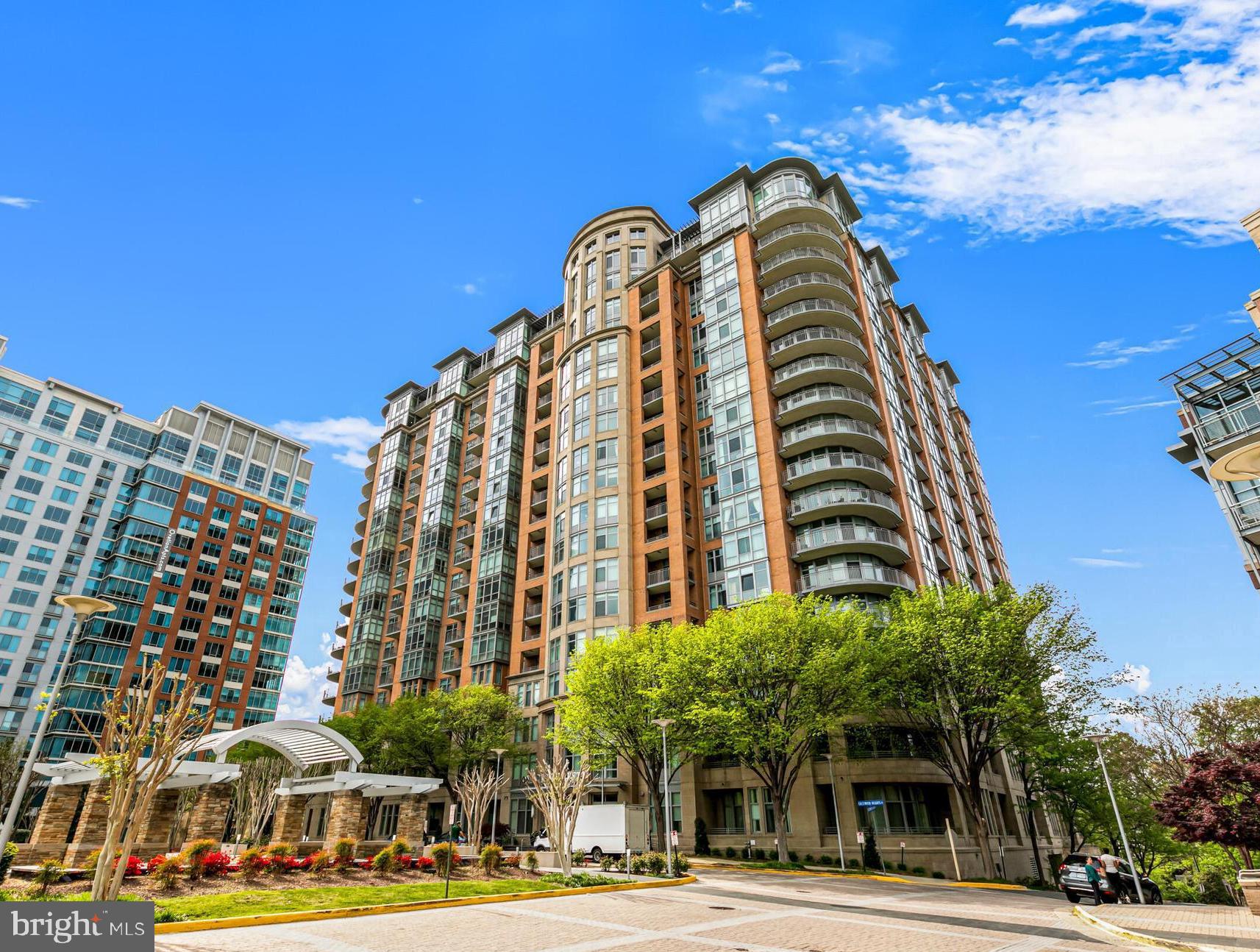 ONE PARK CREST CONDOMINIUM - Residential