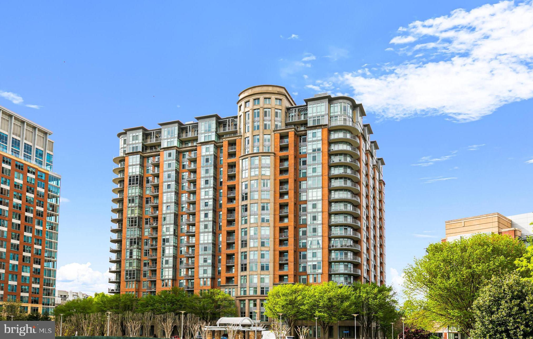 ONE PARK CREST CONDOMINIUM - Residential