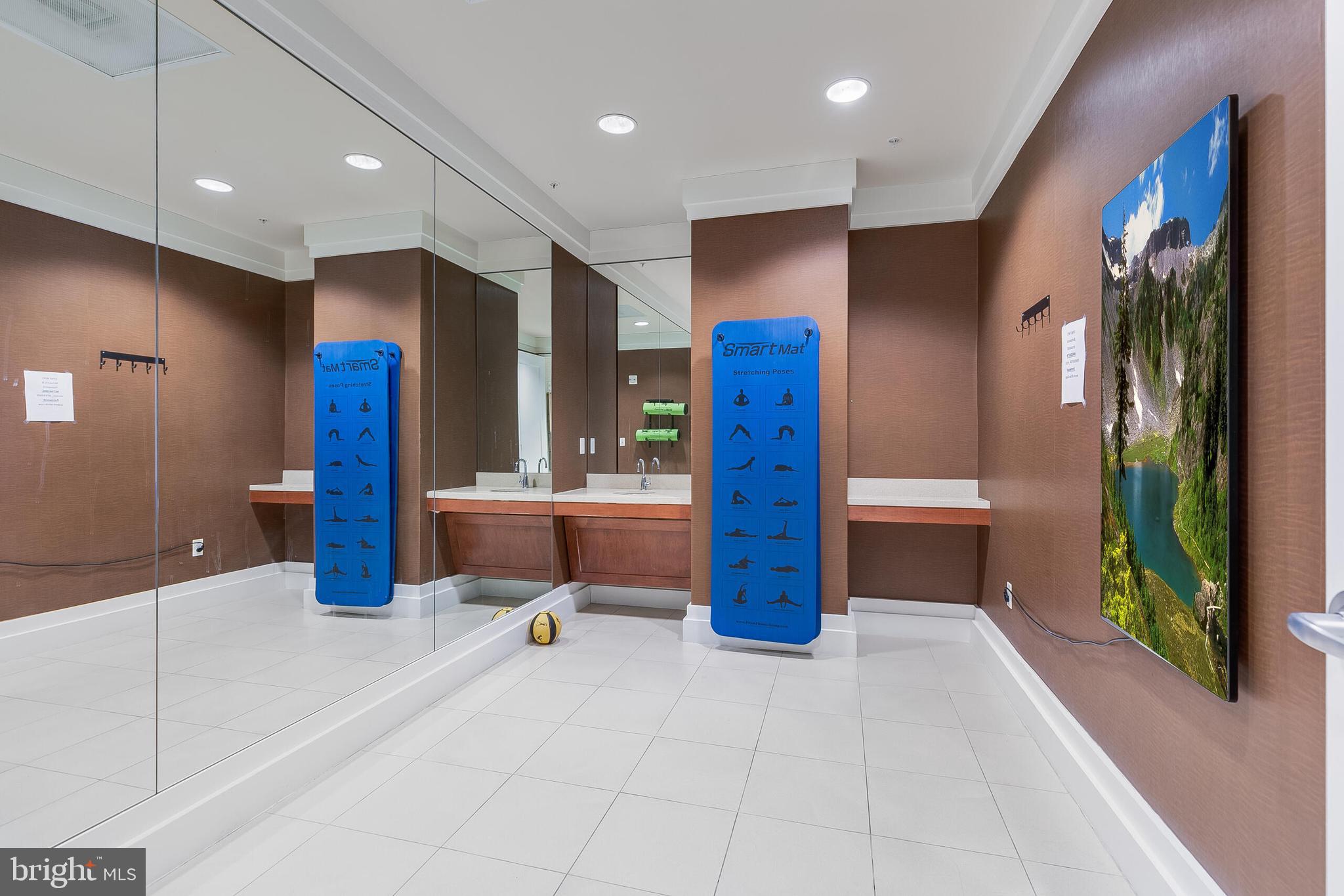 ONE PARK CREST CONDOMINIUM - Residential