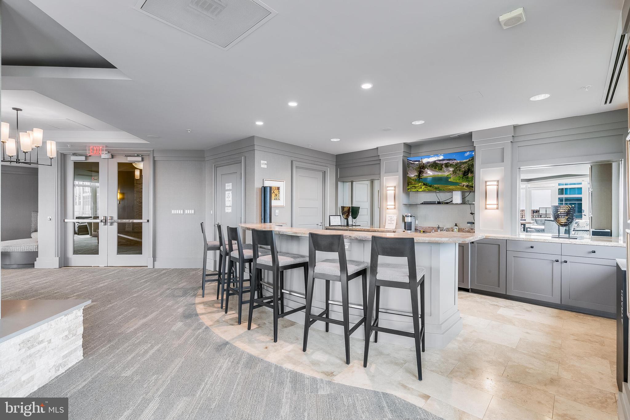 ONE PARK CREST CONDOMINIUM - Residential