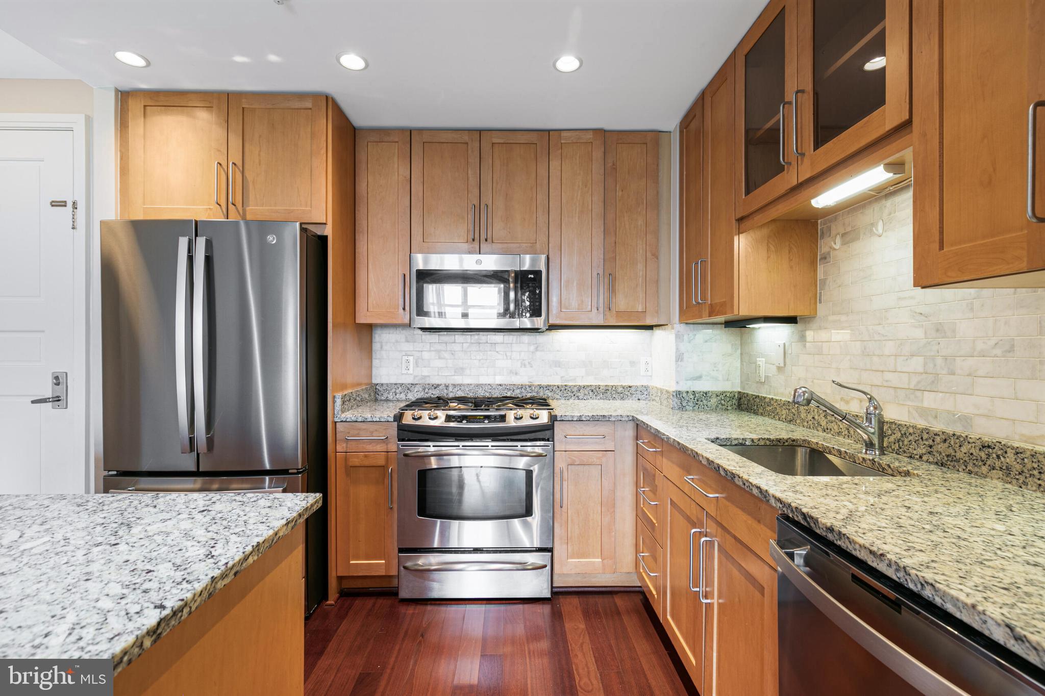 ONE PARK CREST CONDOMINIUM - Residential