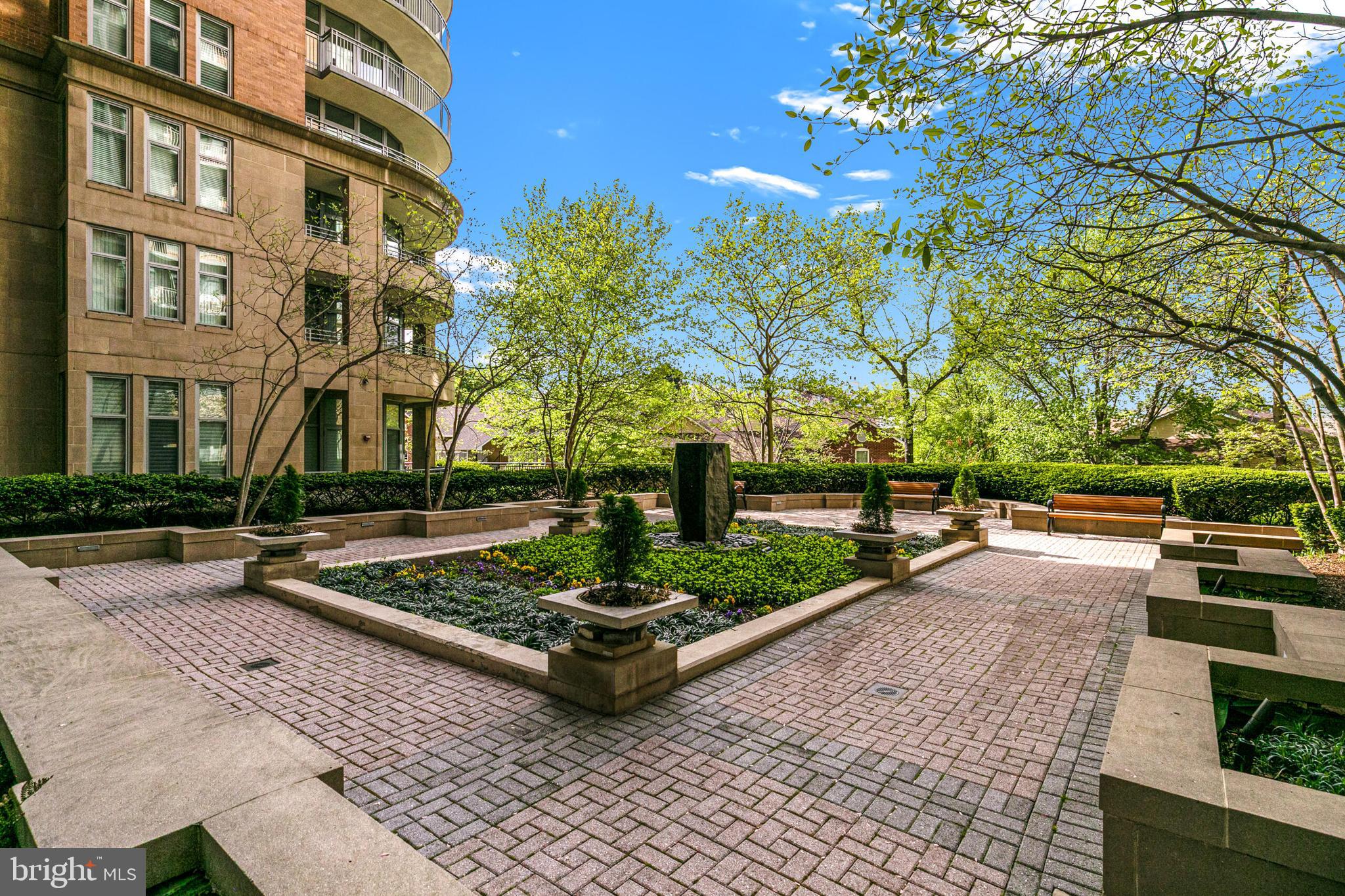 ONE PARK CREST CONDOMINIUM - Residential