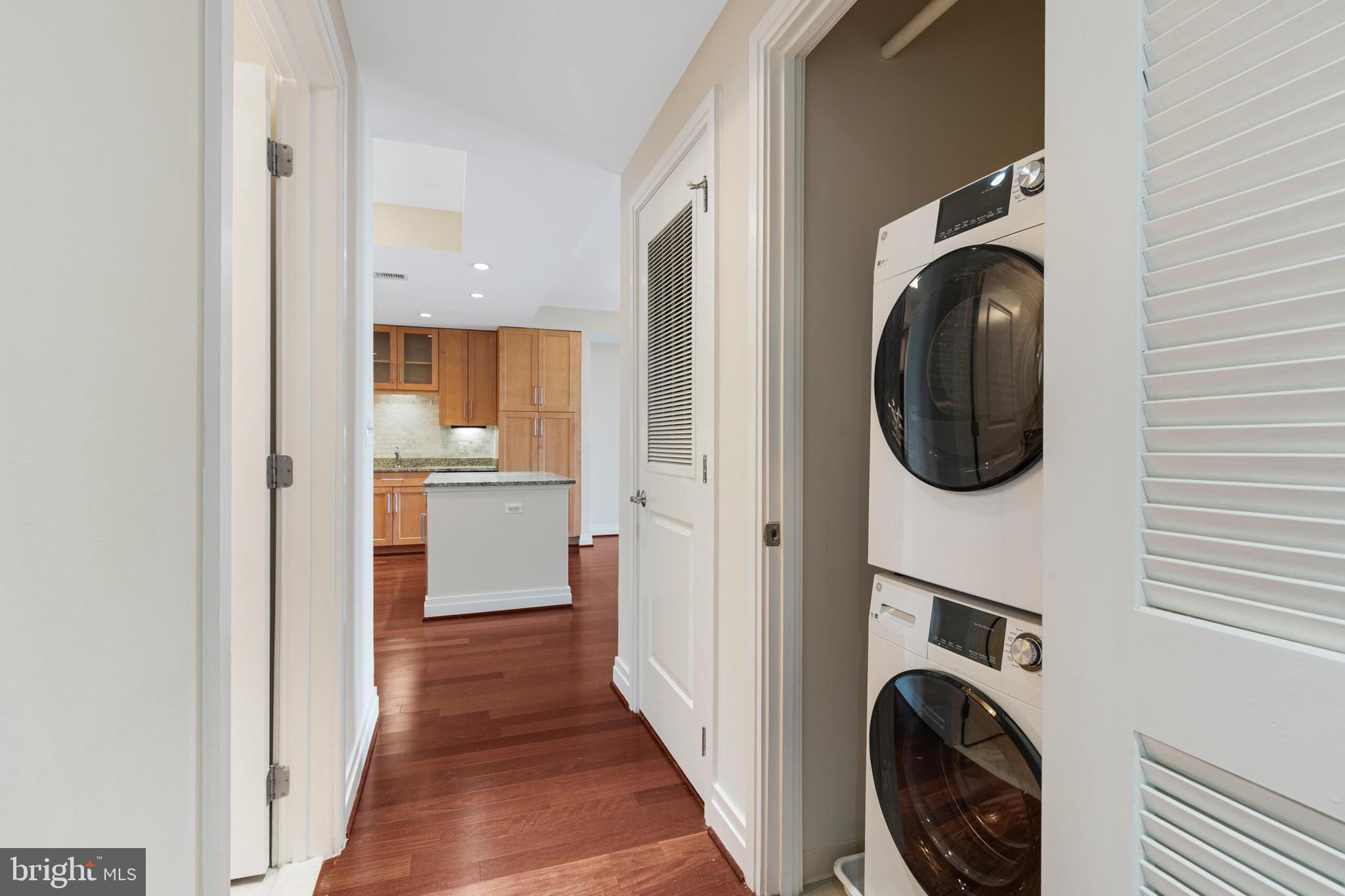 ONE PARK CREST CONDOMINIUM - Residential