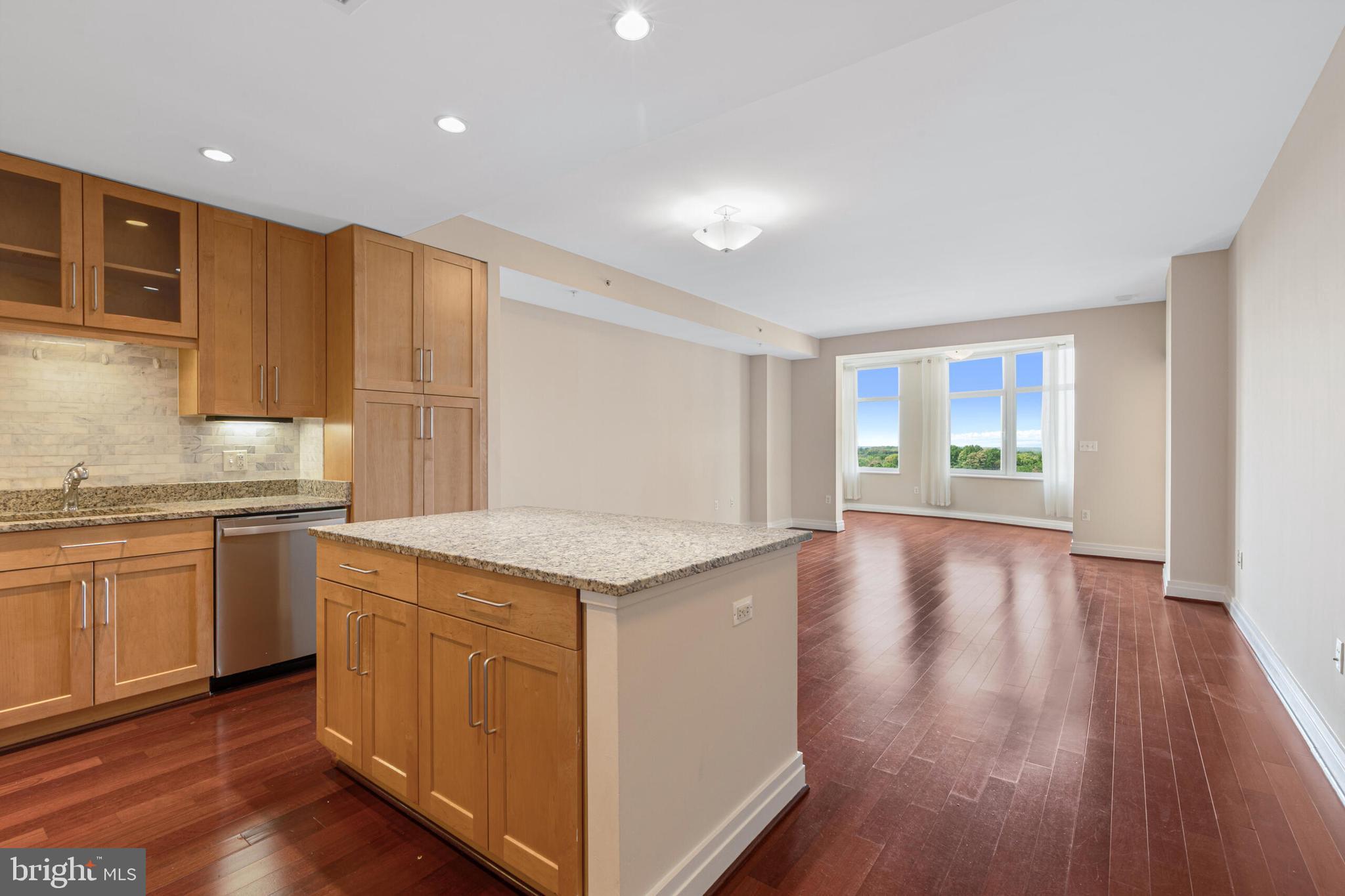 ONE PARK CREST CONDOMINIUM - Residential