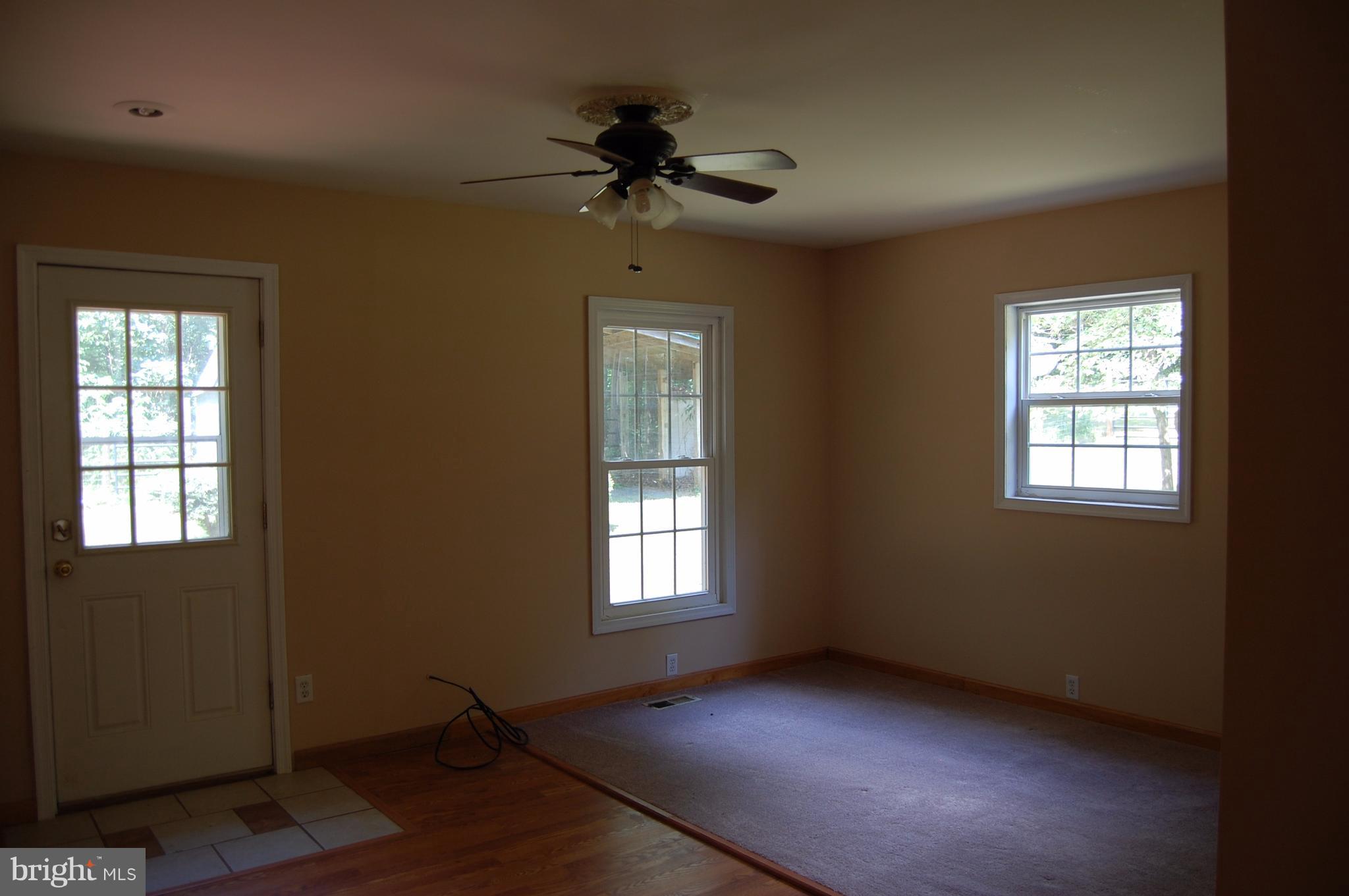 LAUREL MOUNTAIN - Residential Lease