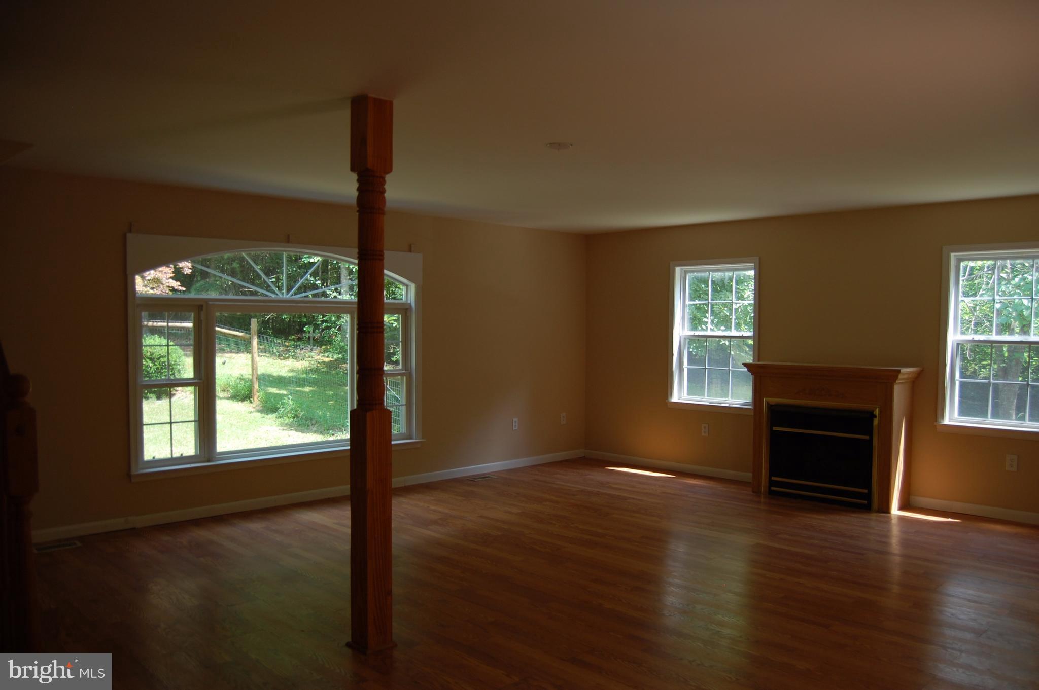 LAUREL MOUNTAIN - Residential Lease