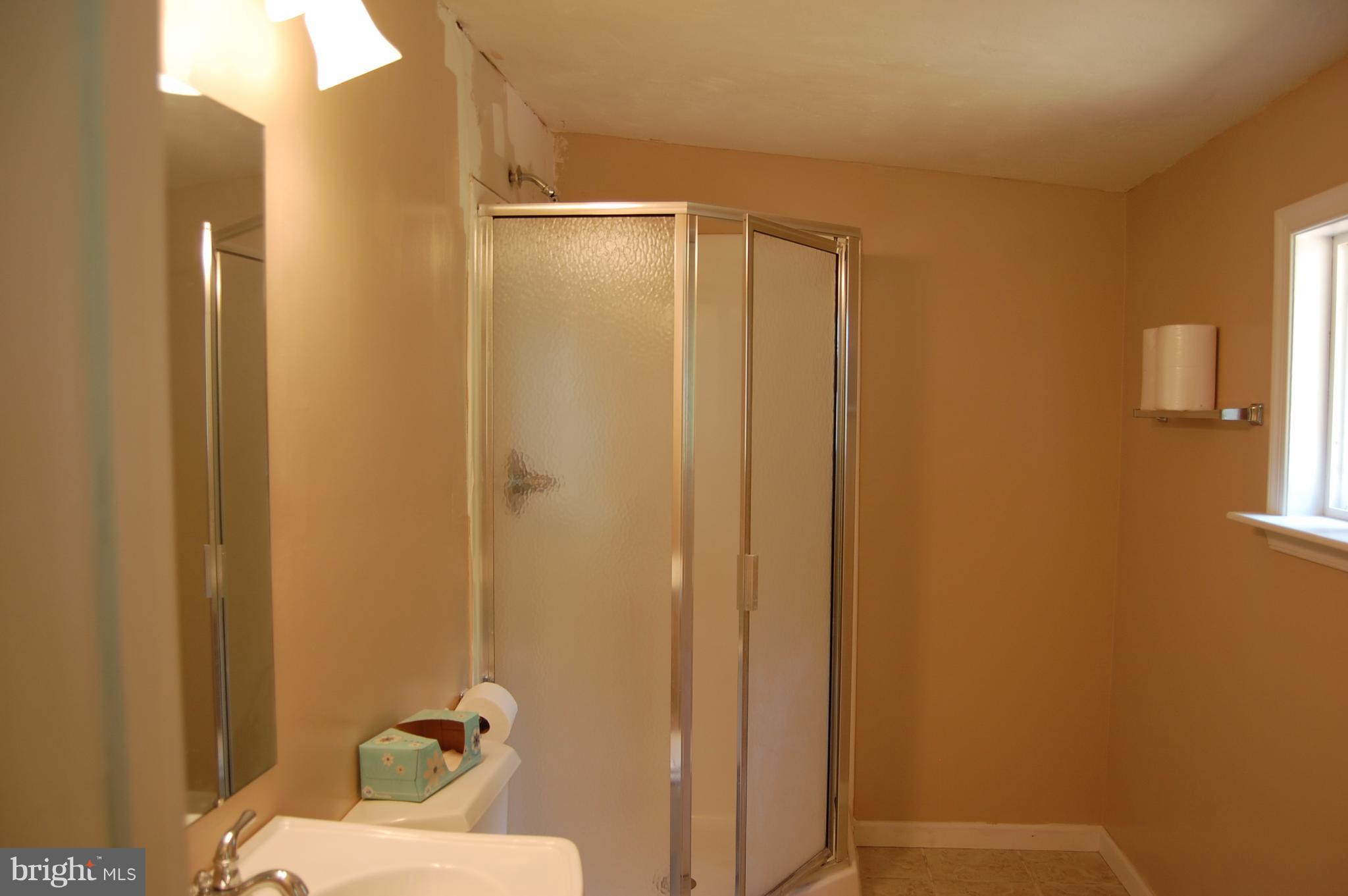 LAUREL MOUNTAIN - Residential Lease