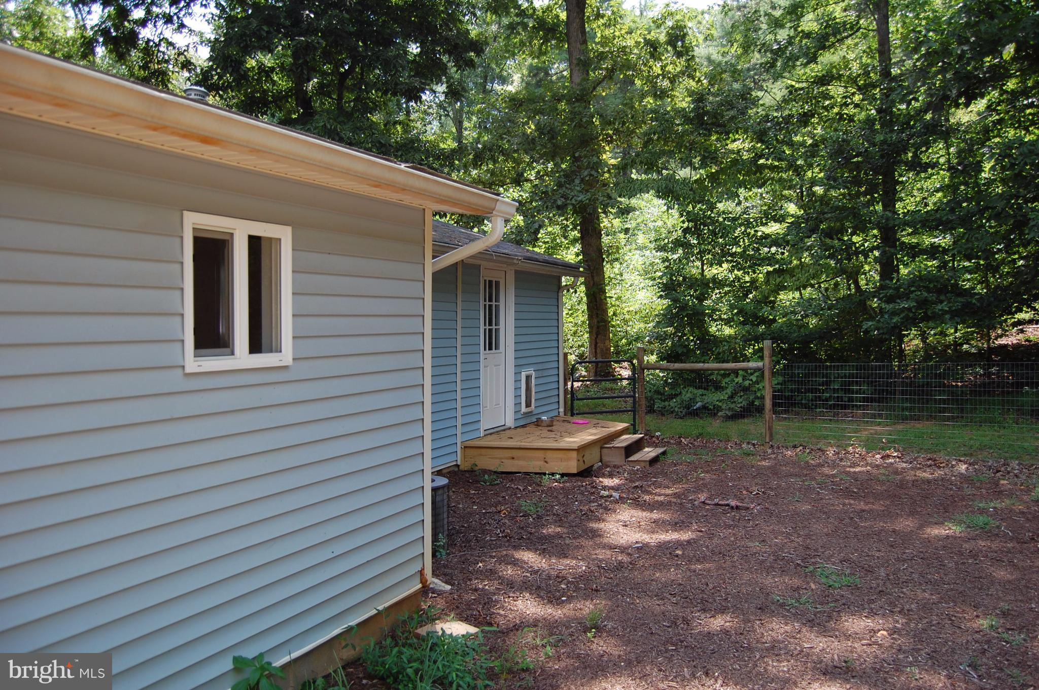 LAUREL MOUNTAIN - Residential Lease