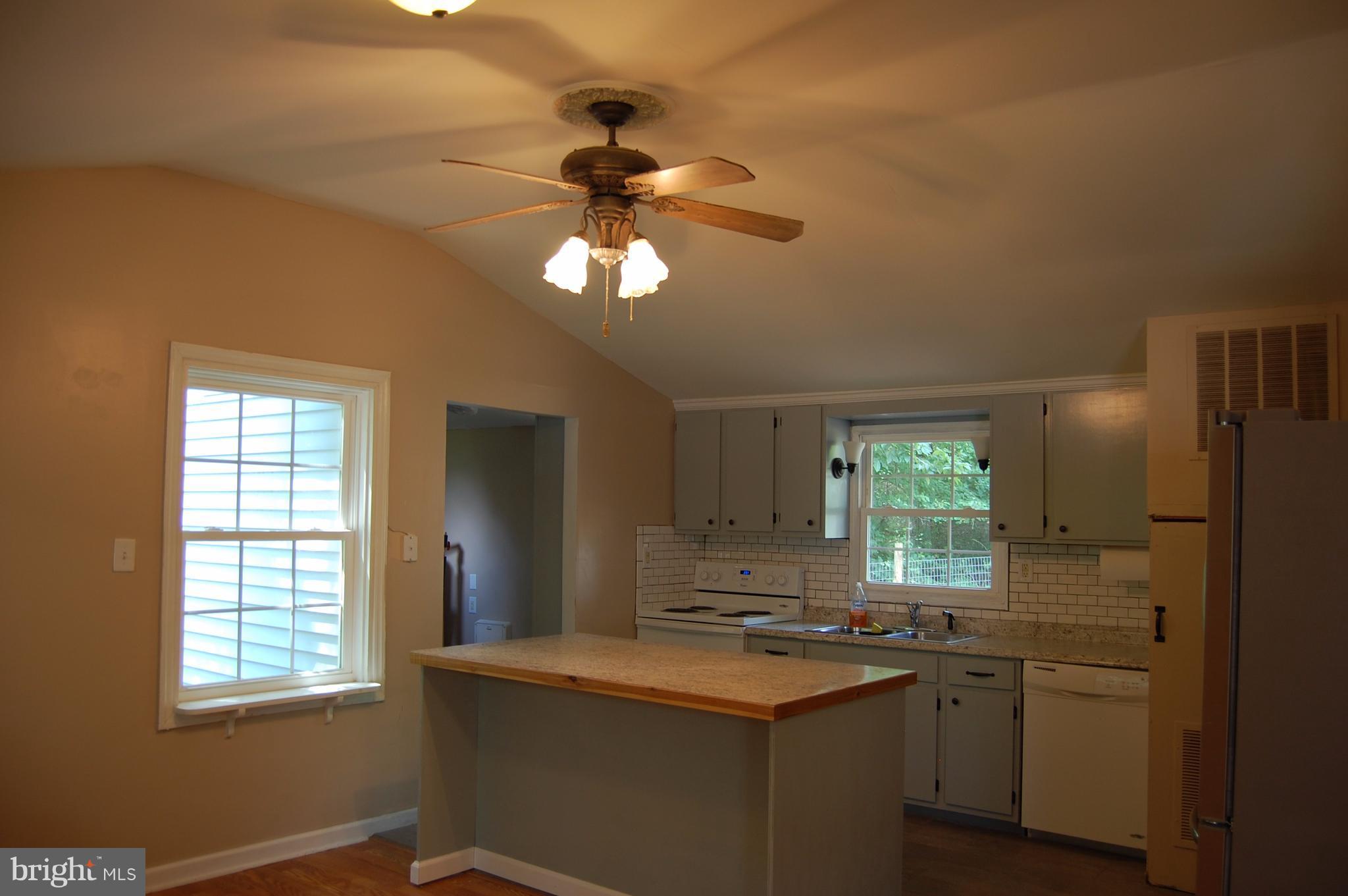 LAUREL MOUNTAIN - Residential Lease