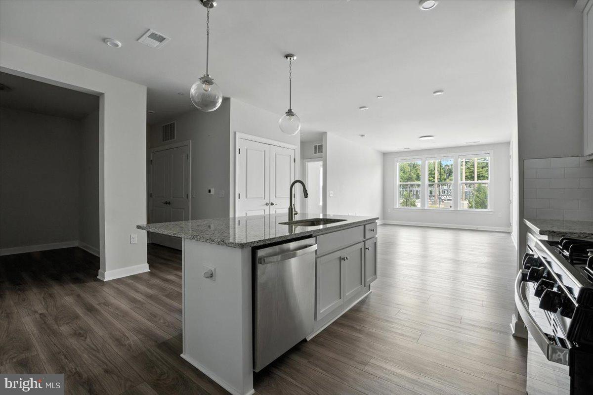 PENDER OAKS - Residential Lease