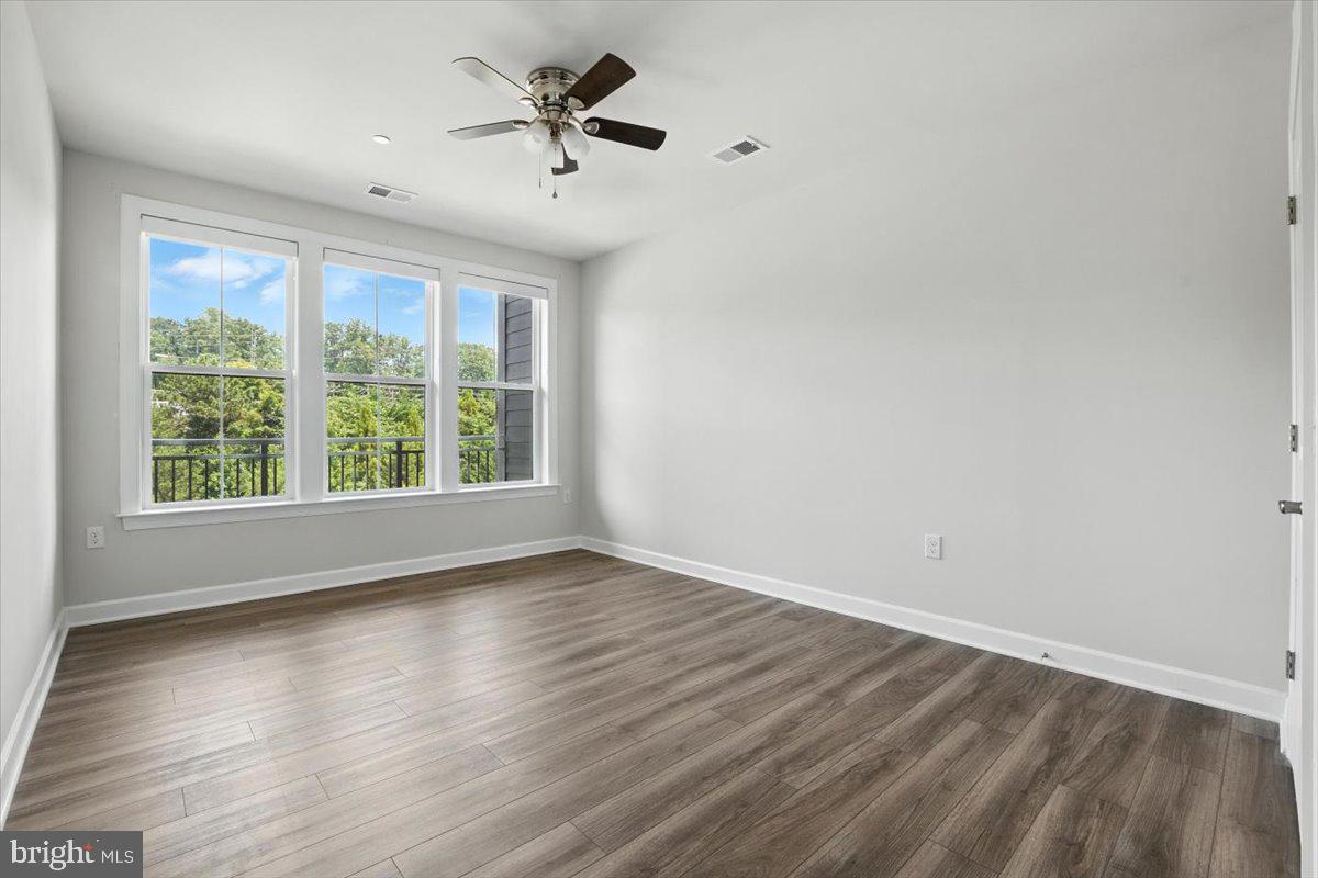 PENDER OAKS - Residential Lease