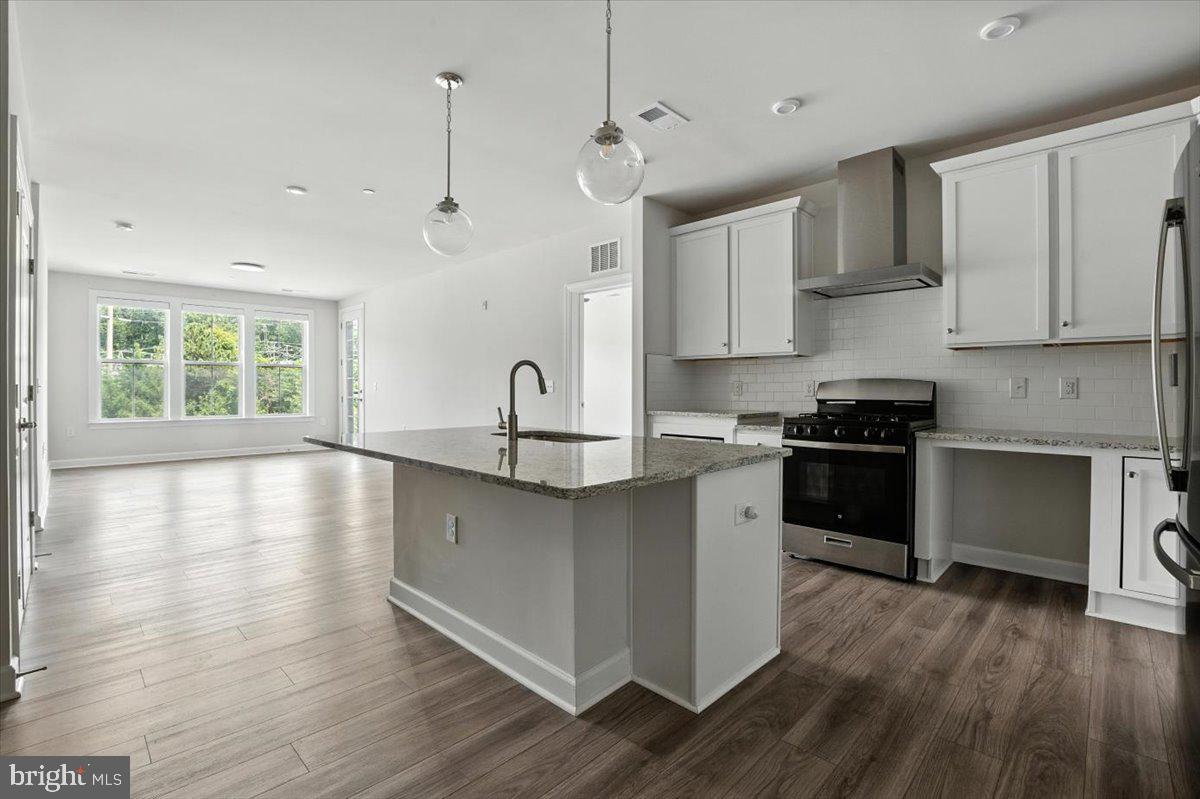 PENDER OAKS - Residential Lease