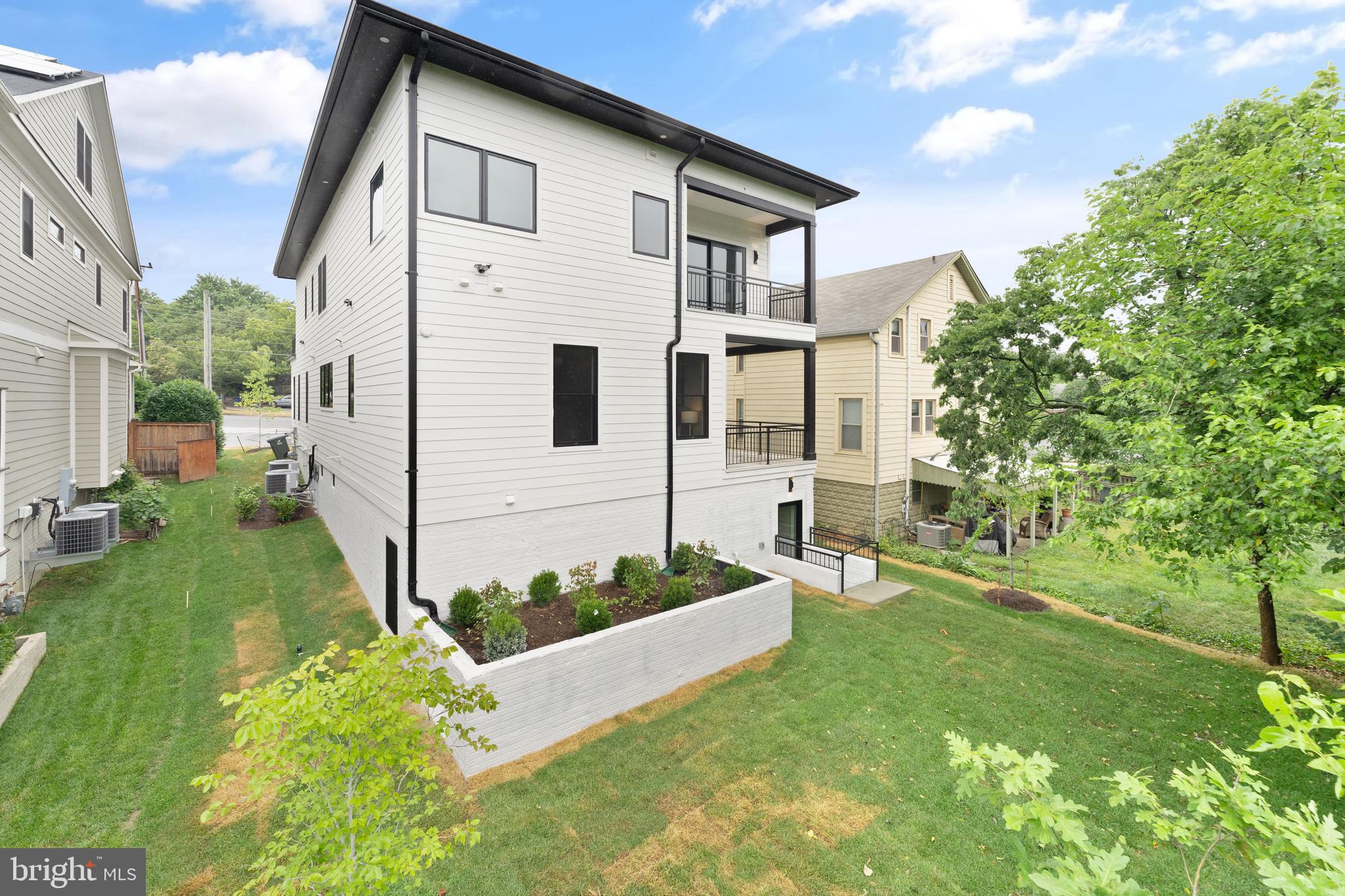 LYON PARK - Residential