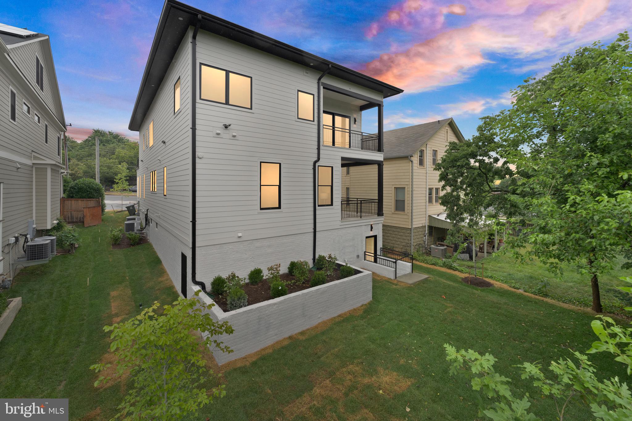 LYON PARK - Residential