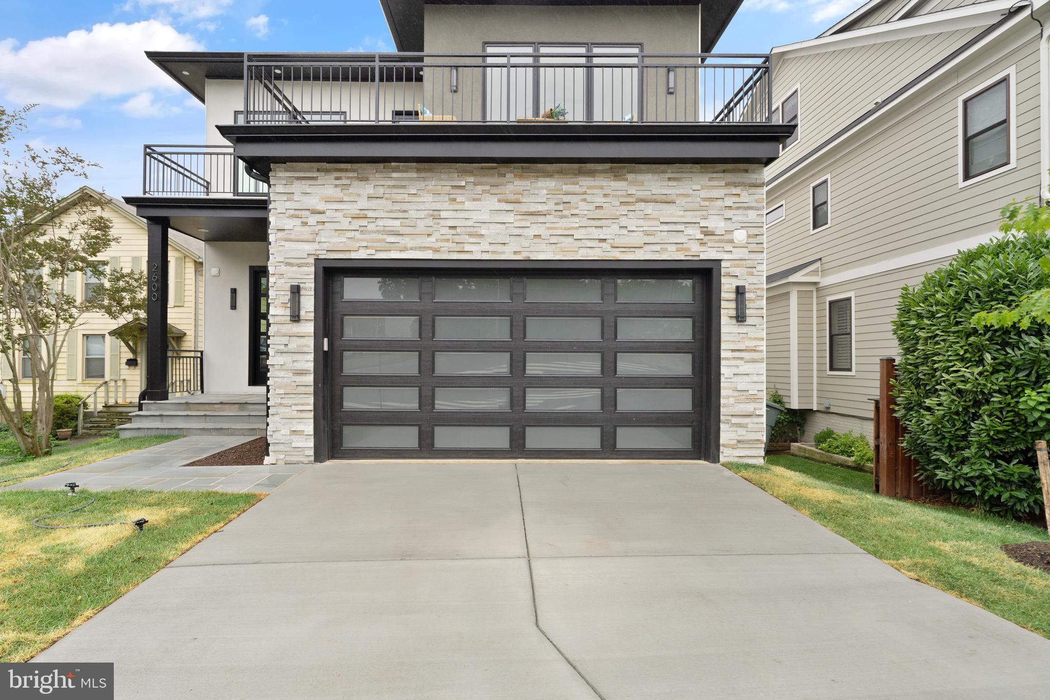 LYON PARK - Residential