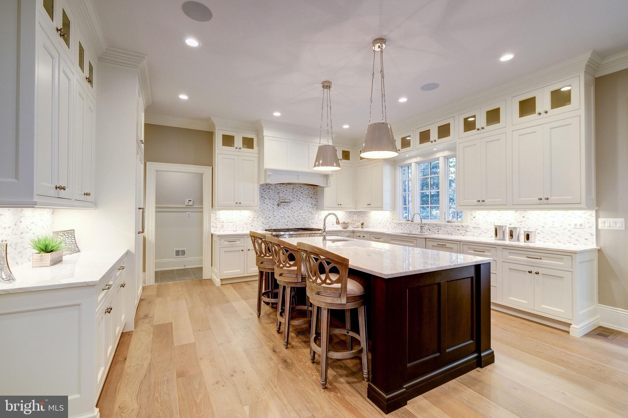 COUNTRY CLUB HILLS - Residential