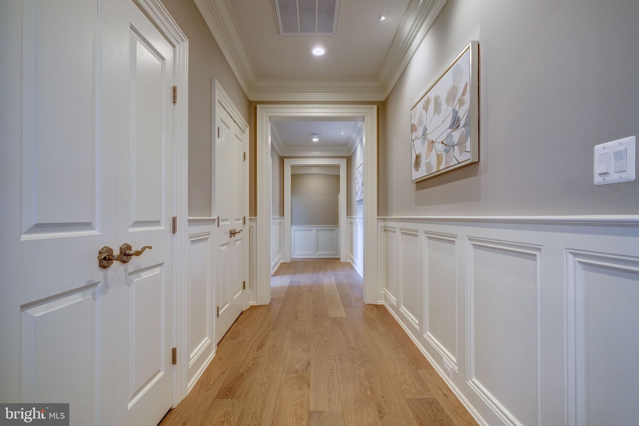 COUNTRY CLUB HILLS - Residential