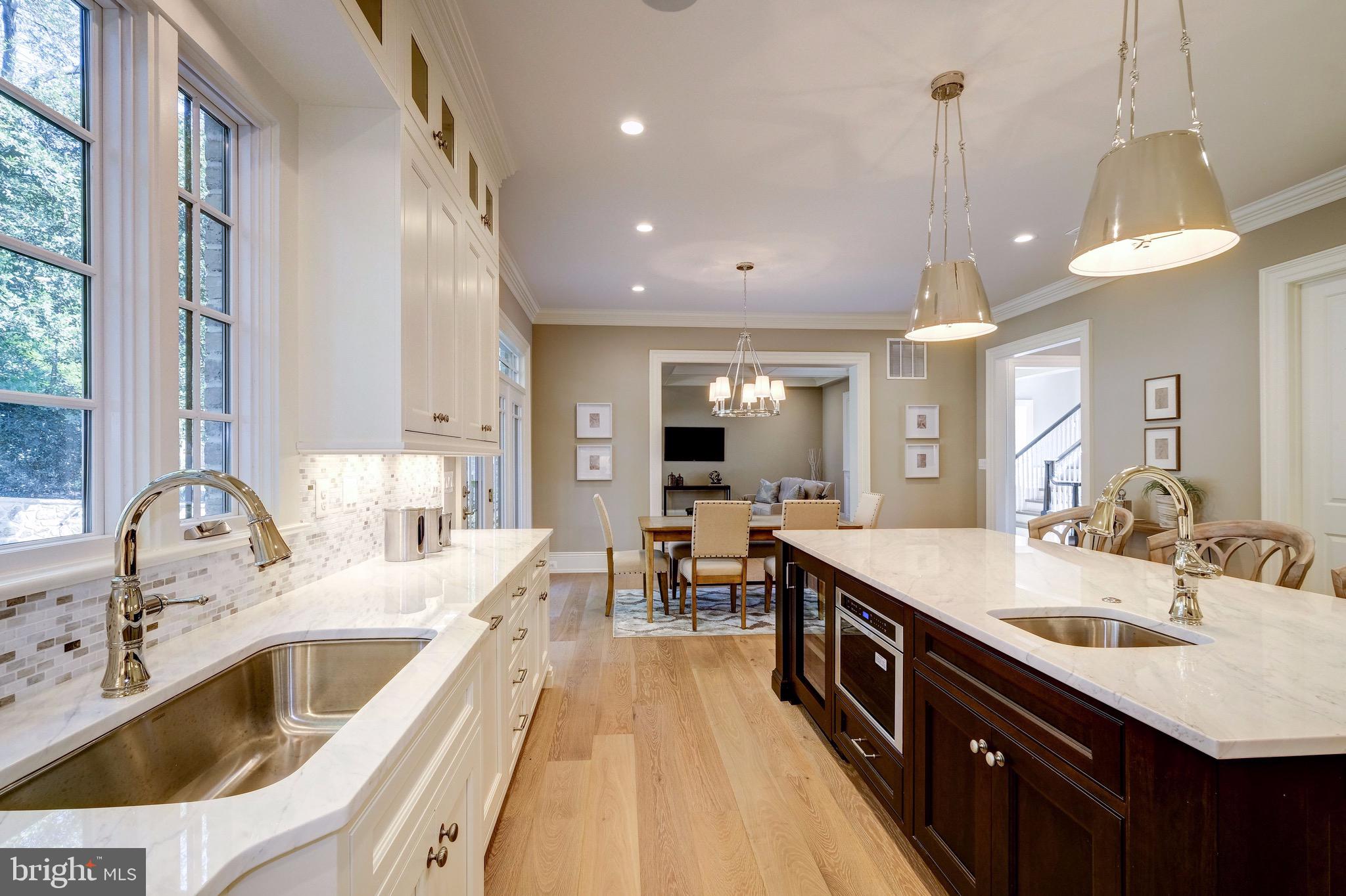 COUNTRY CLUB HILLS - Residential