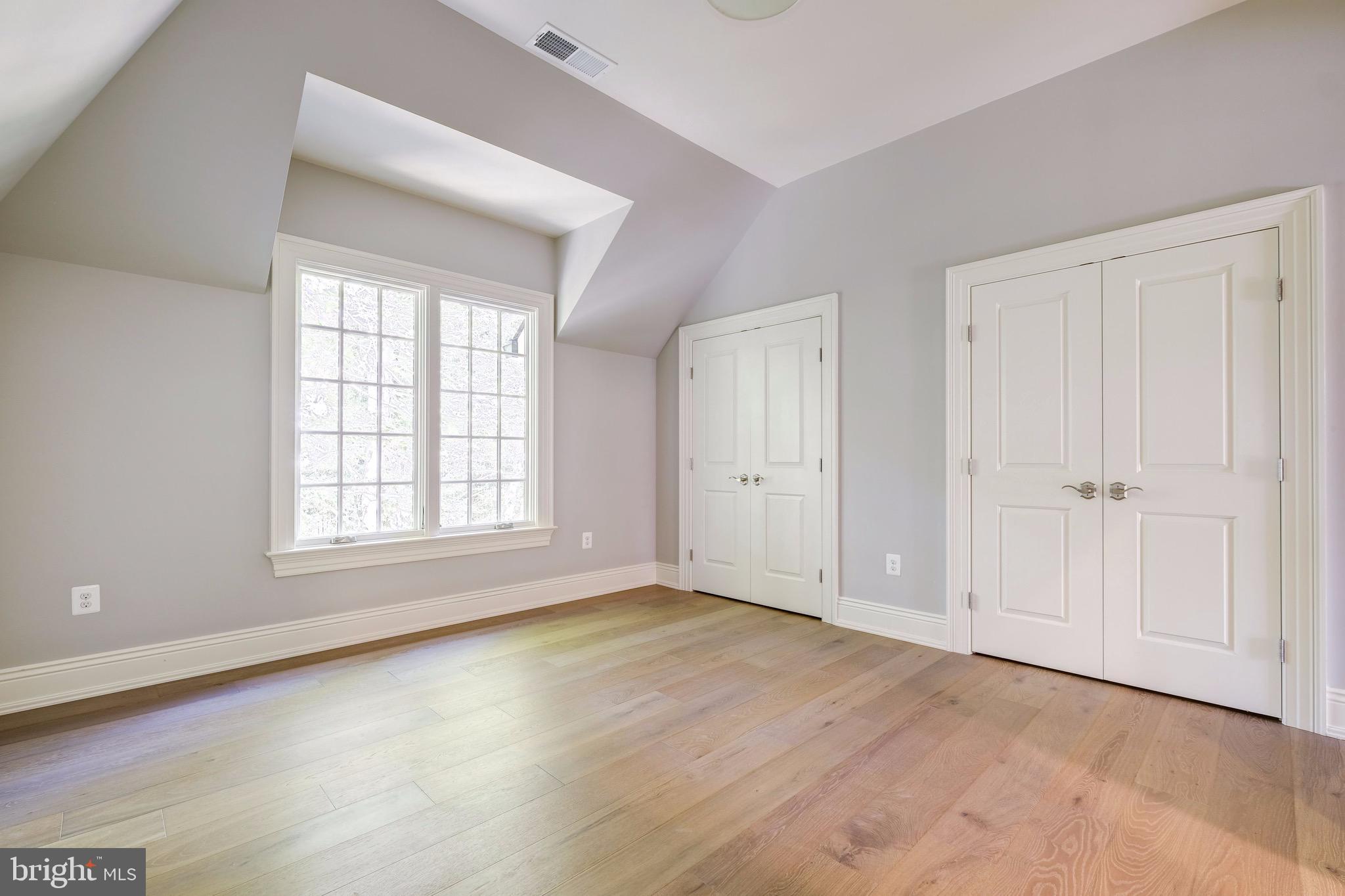 COUNTRY CLUB HILLS - Residential