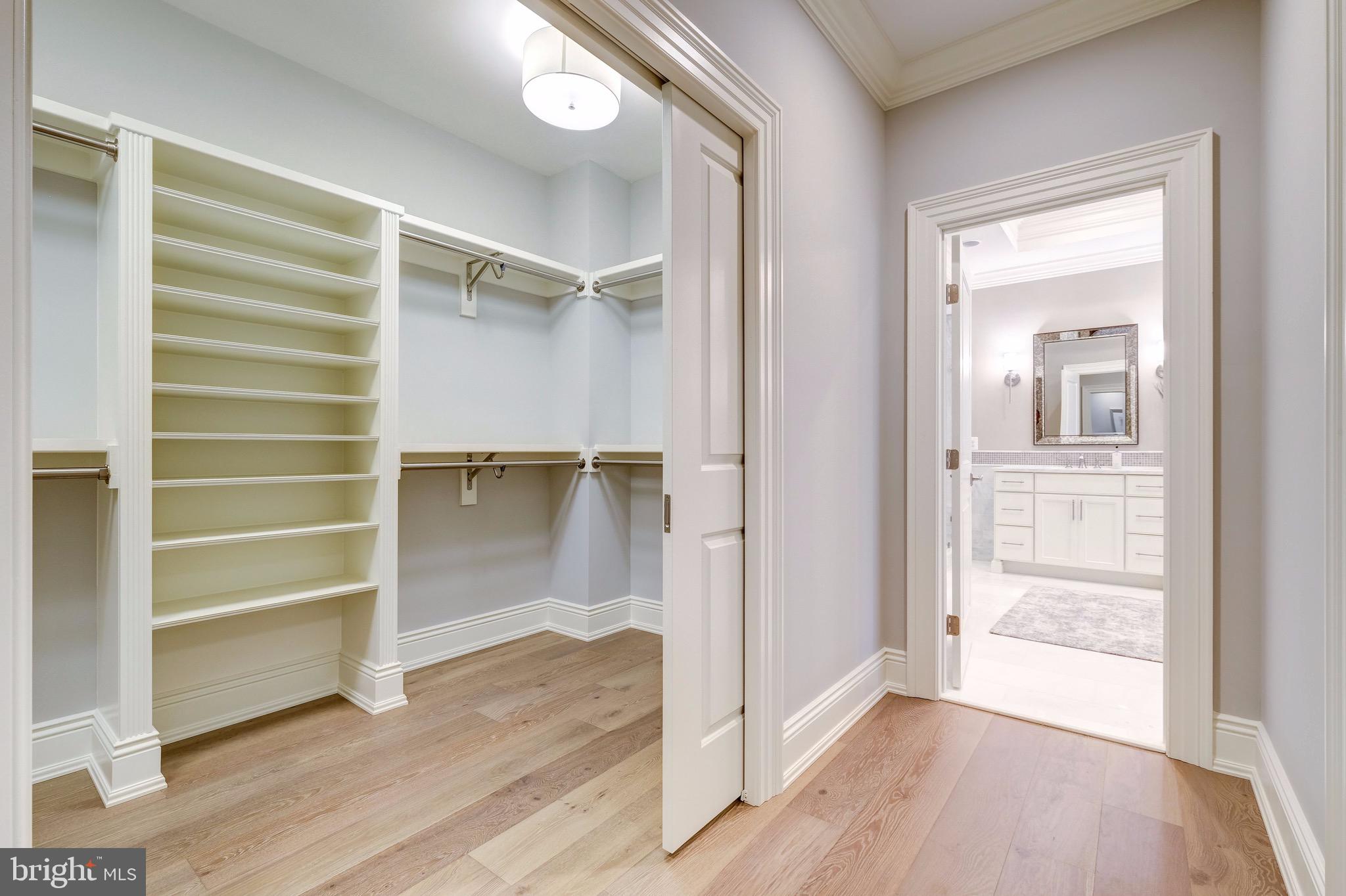 COUNTRY CLUB HILLS - Residential