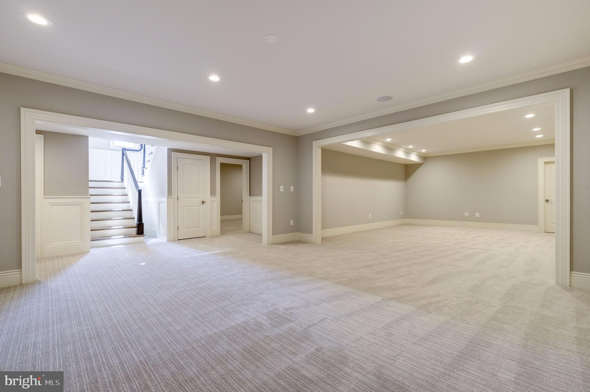 COUNTRY CLUB HILLS - Residential