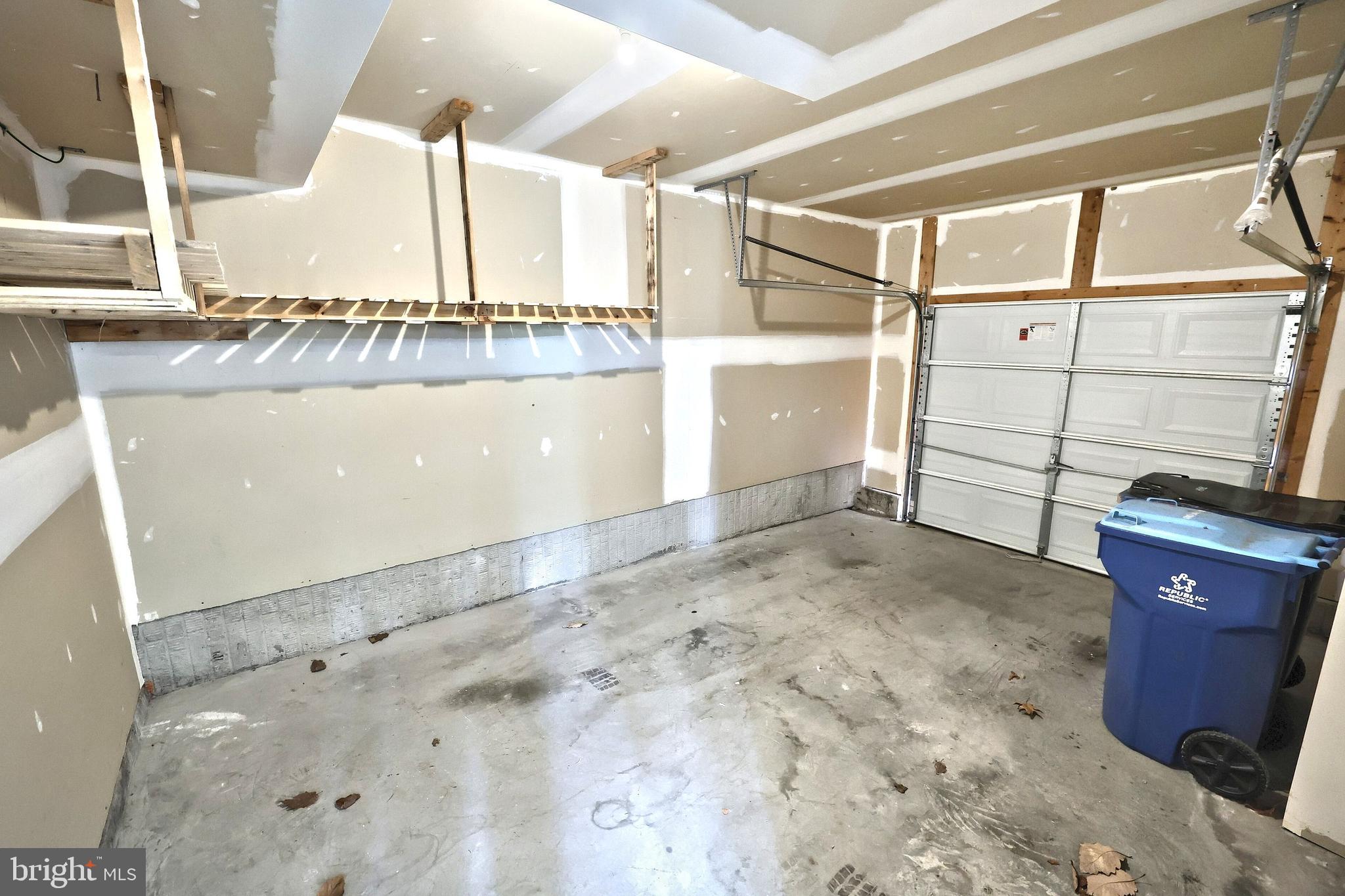 WOODCREST HILLS - Residential