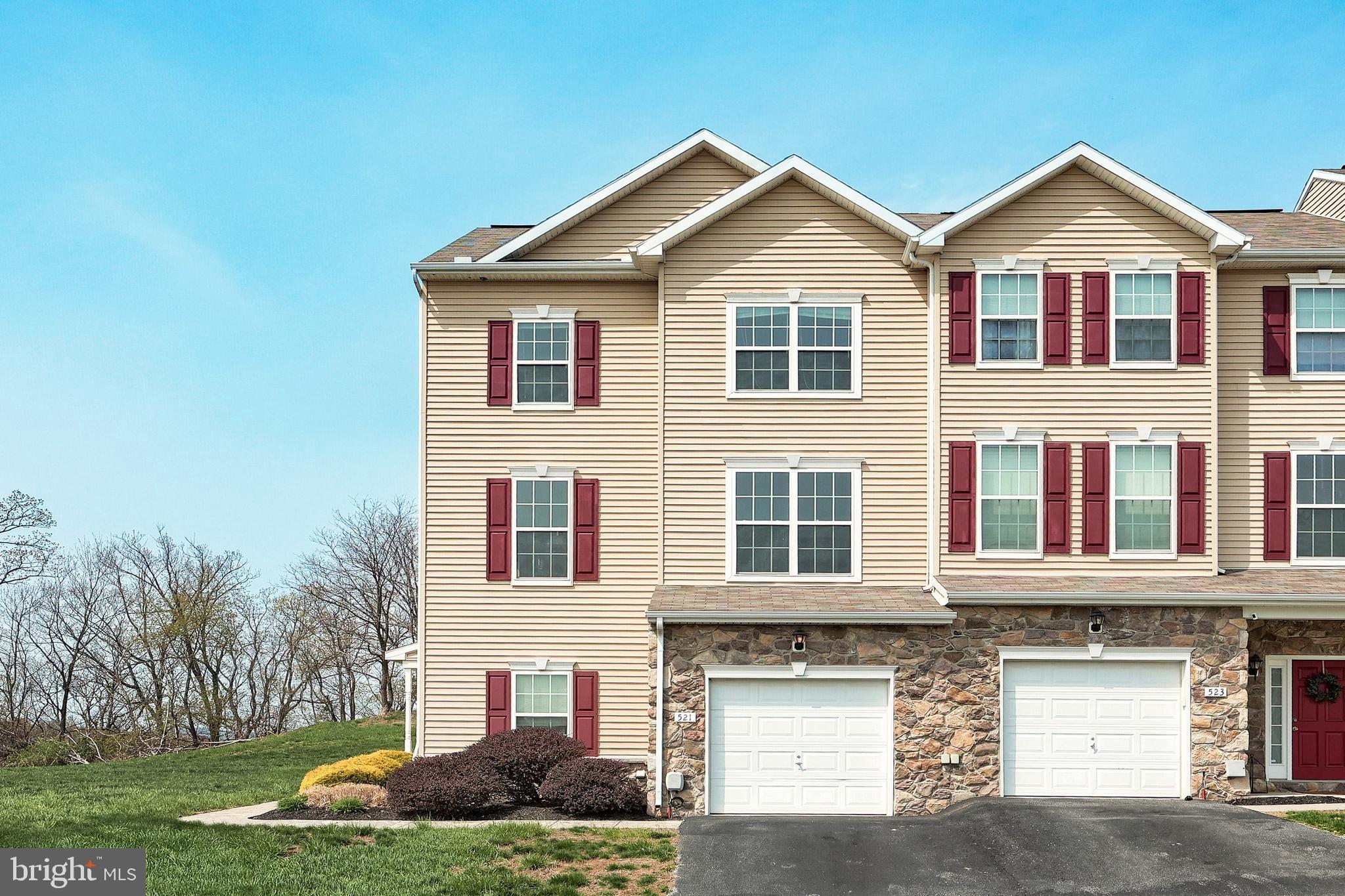 WOODCREST HILLS - Residential