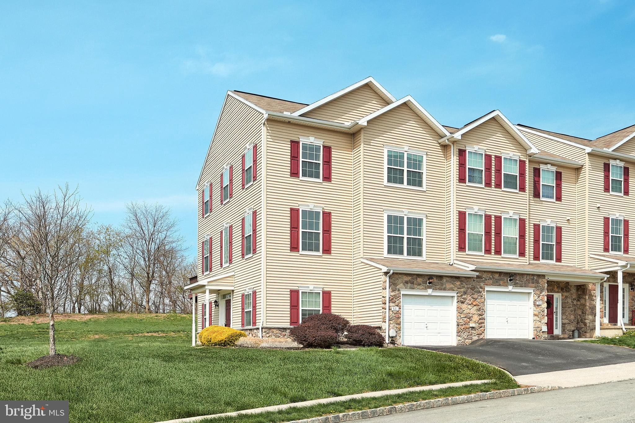 WOODCREST HILLS - Residential