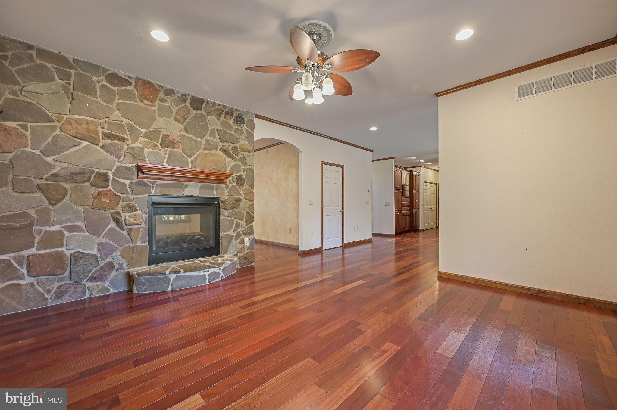 CEDAR CREEK - Residential