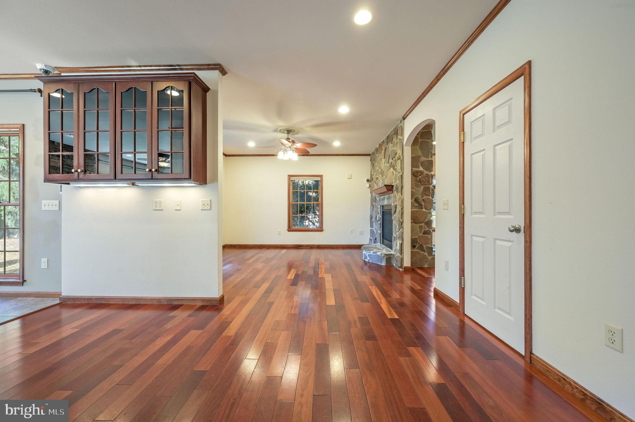 CEDAR CREEK - Residential