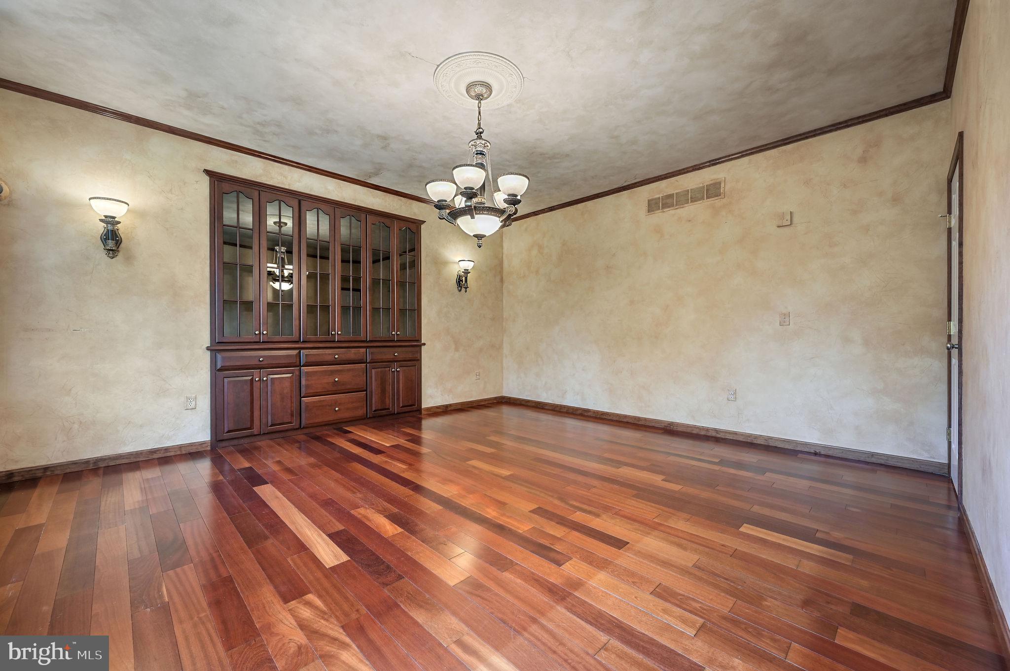 CEDAR CREEK - Residential