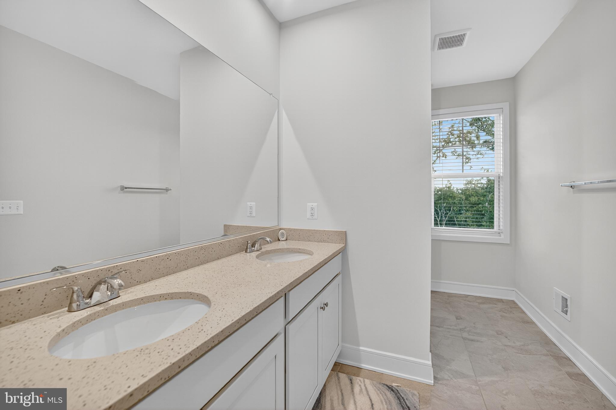 LAKE FREDERICK - Residential