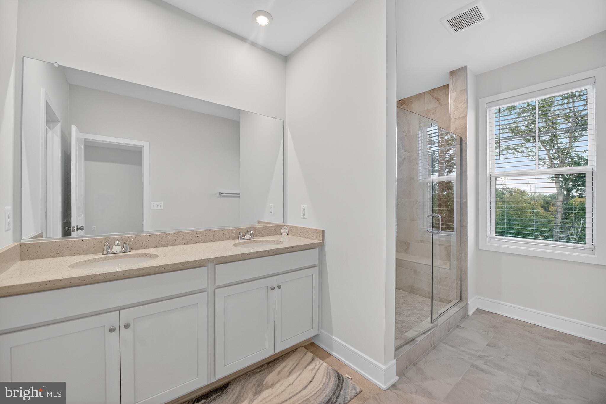 LAKE FREDERICK - Residential