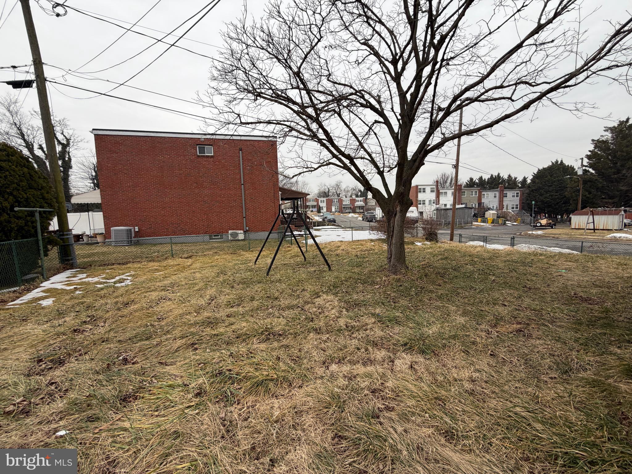 GUILFORD MANOR - Residential