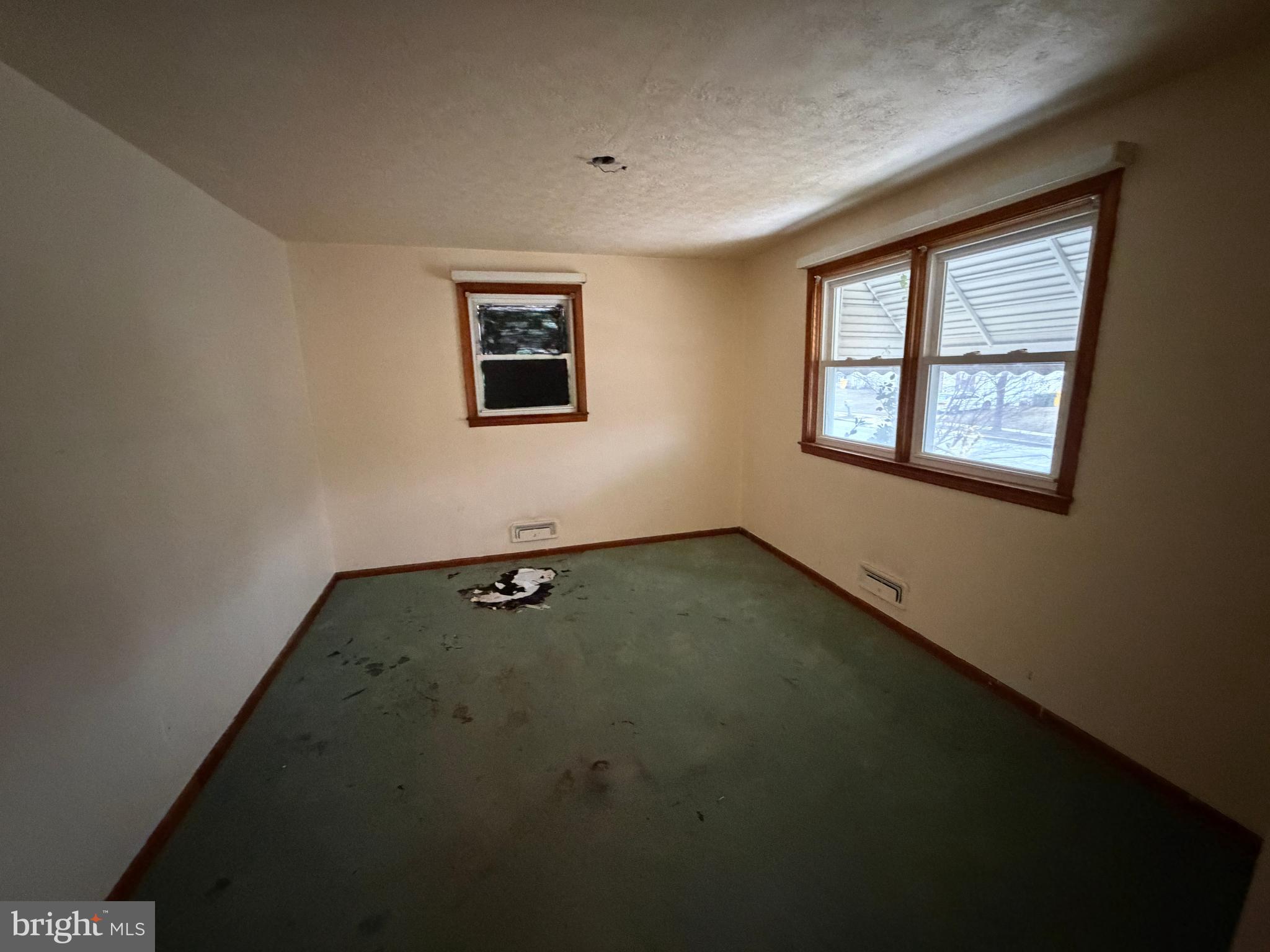 GUILFORD MANOR - Residential