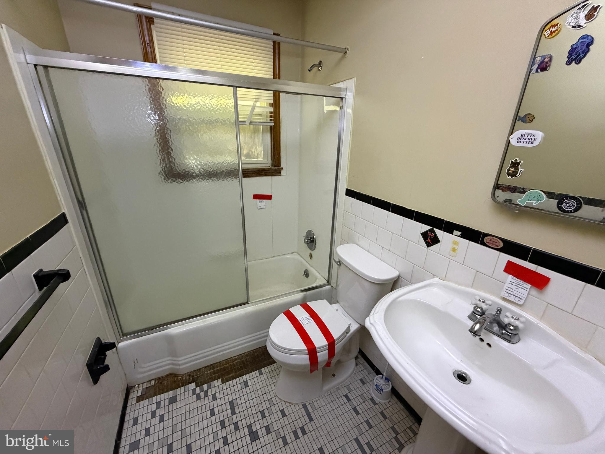 GUILFORD MANOR - Residential