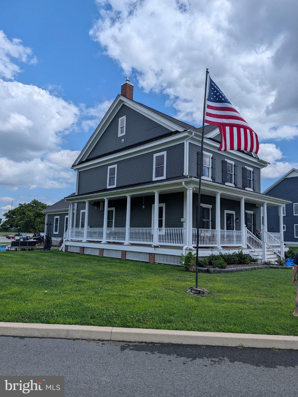 1316 OFFICERS ROW