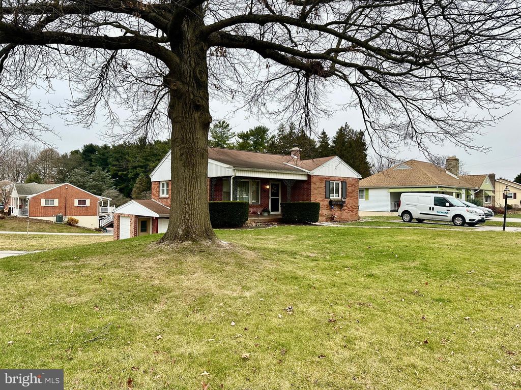 Photo of 340 S Camp Street, RED LION, PA 17356 (MLS # PAYK2094726)
