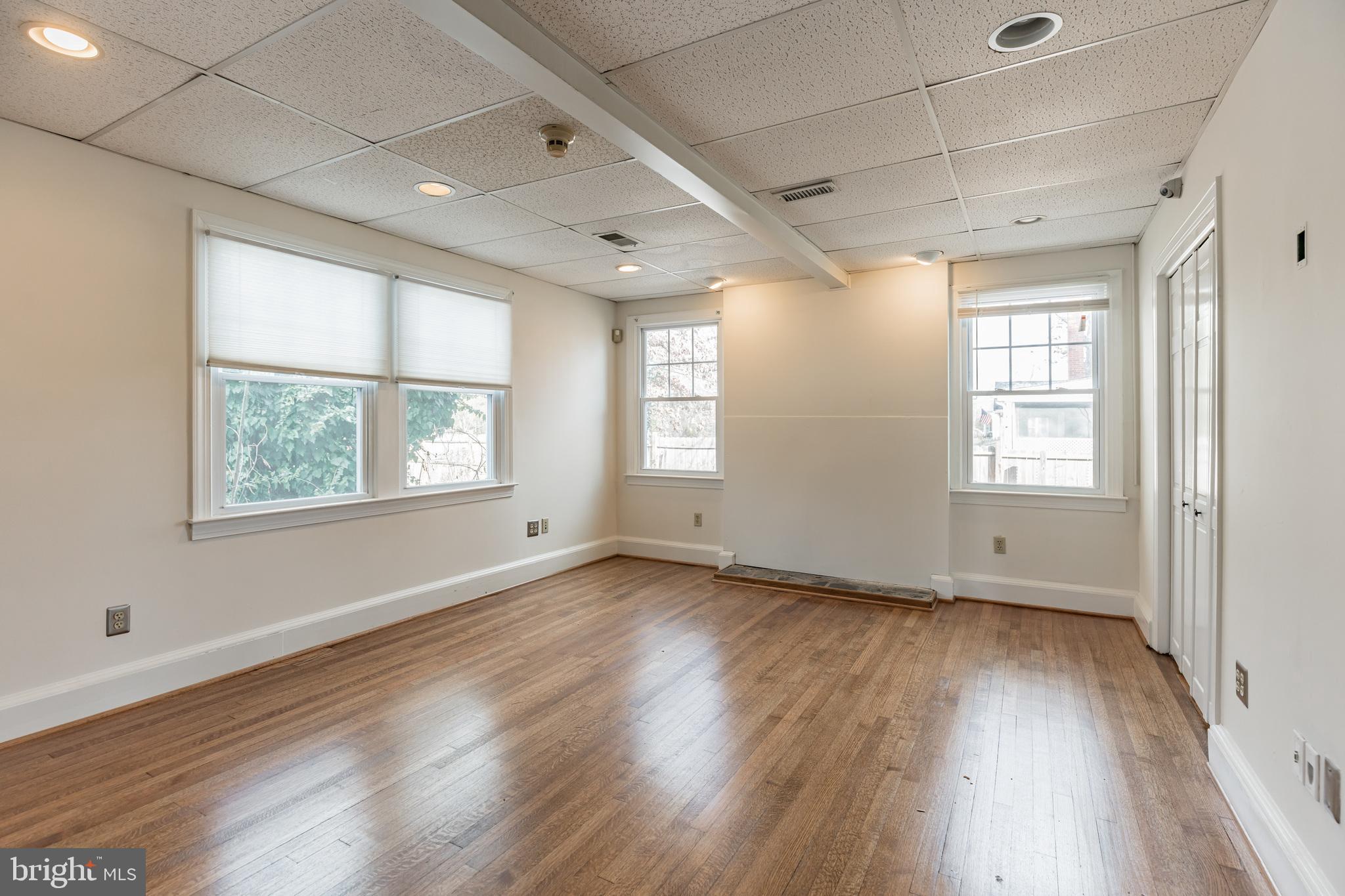 WALDORF TERRACE SUB - Residential