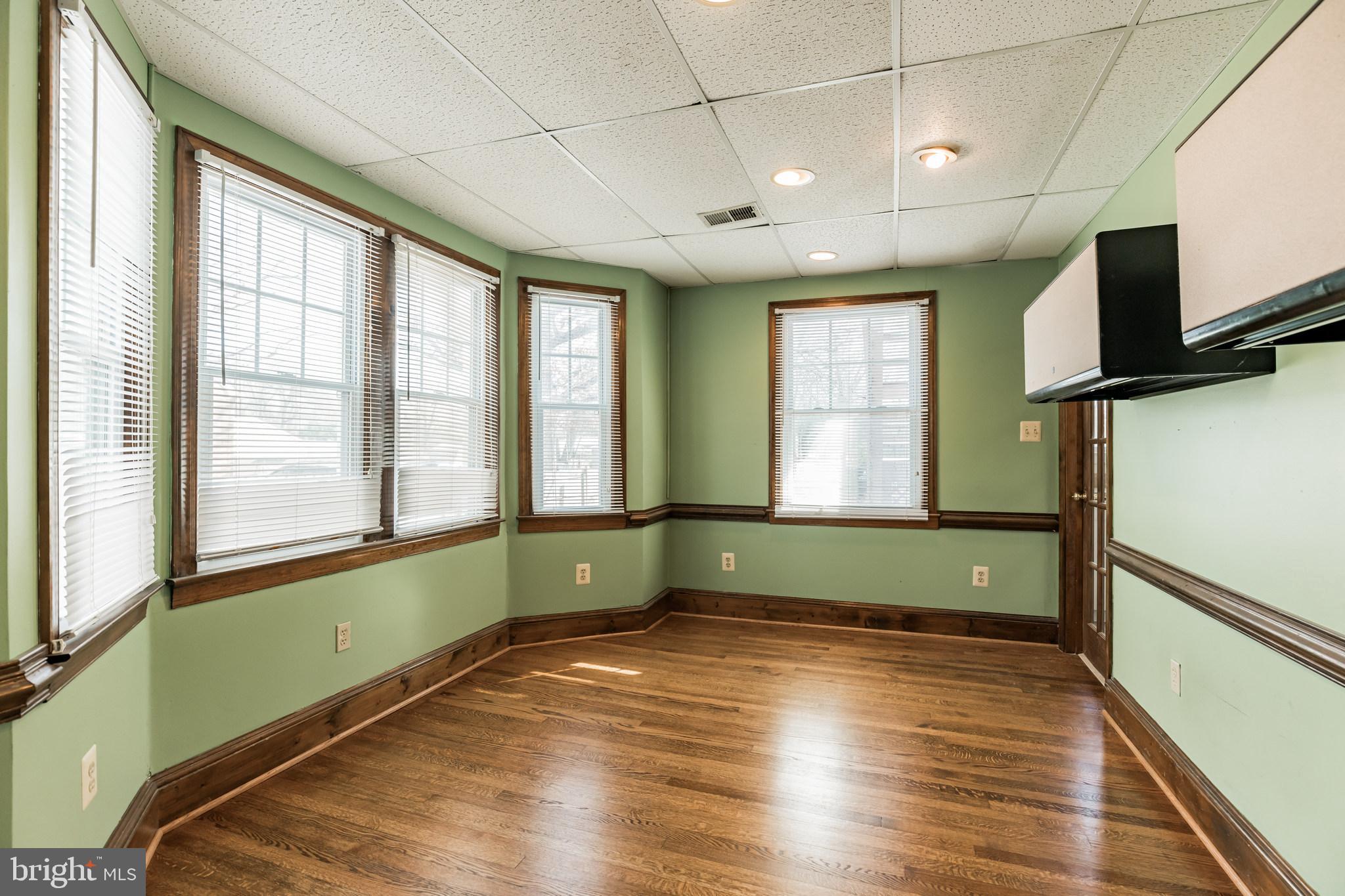 WALDORF TERRACE SUB - Residential