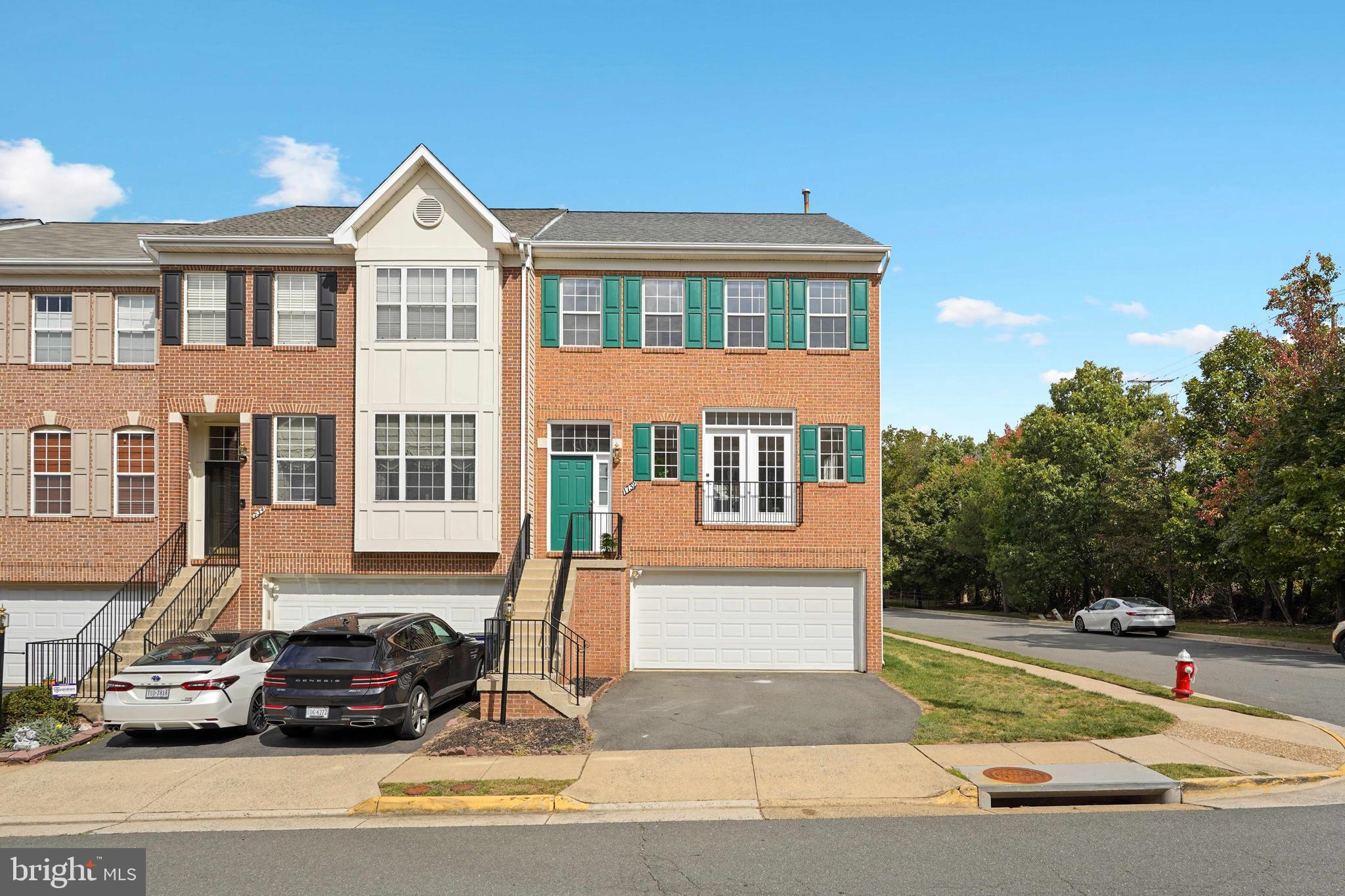 TOWNS AT STUART POINT - Residential