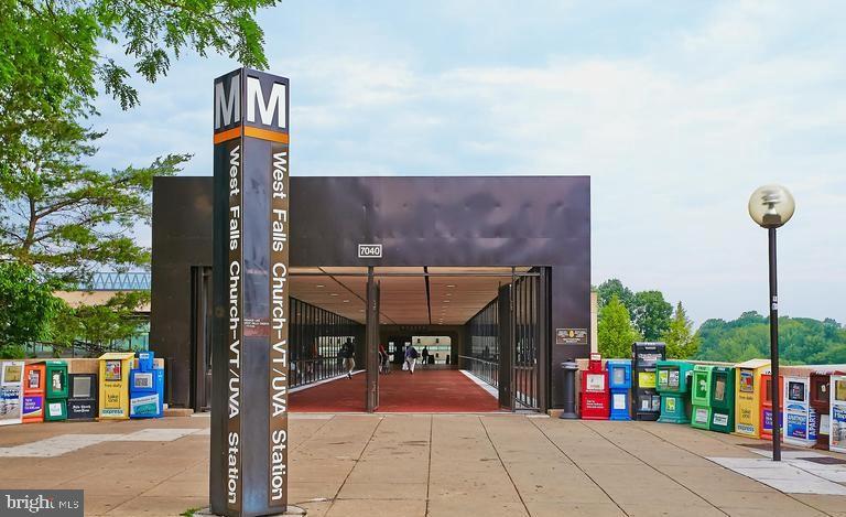 VILLAGES AT FALLS CHURCH - Residential Lease