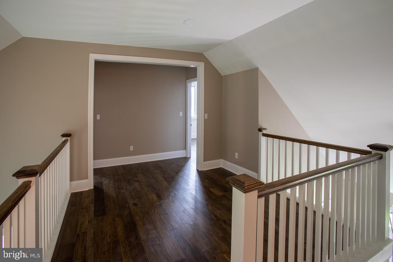 1222 COULEE WAY