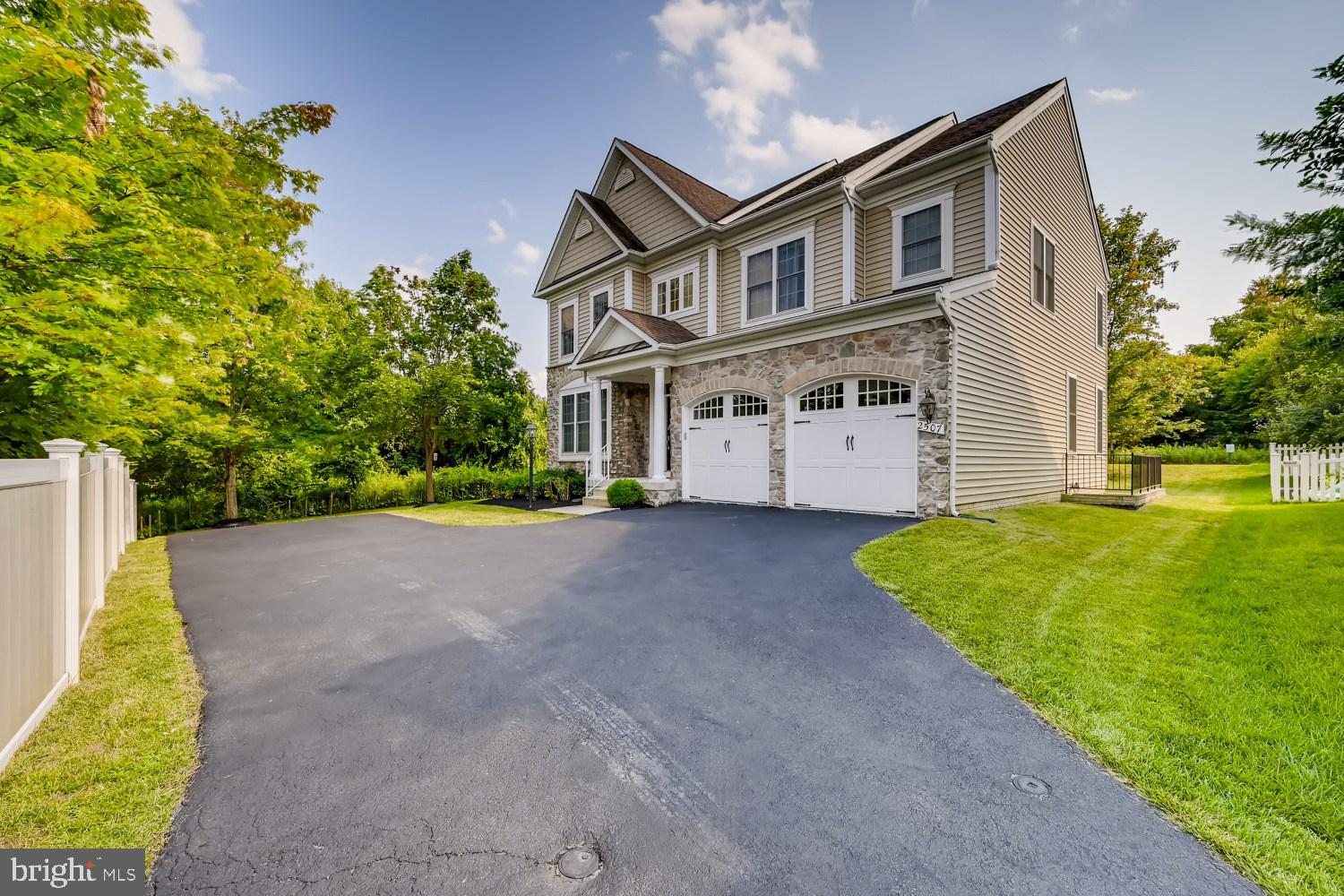 STONEHOUSE OVERLOOK - Residential