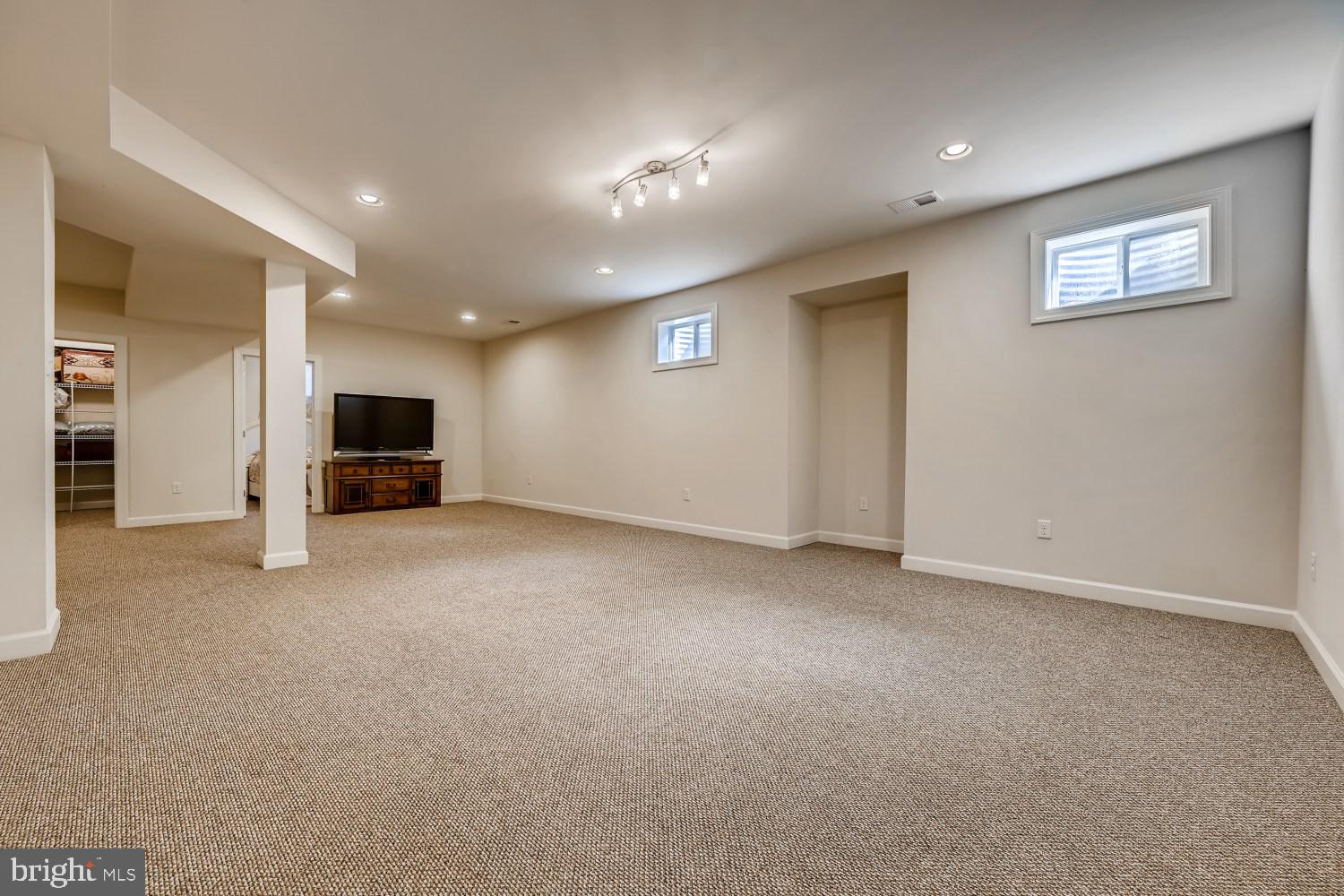 STONEHOUSE OVERLOOK - Residential