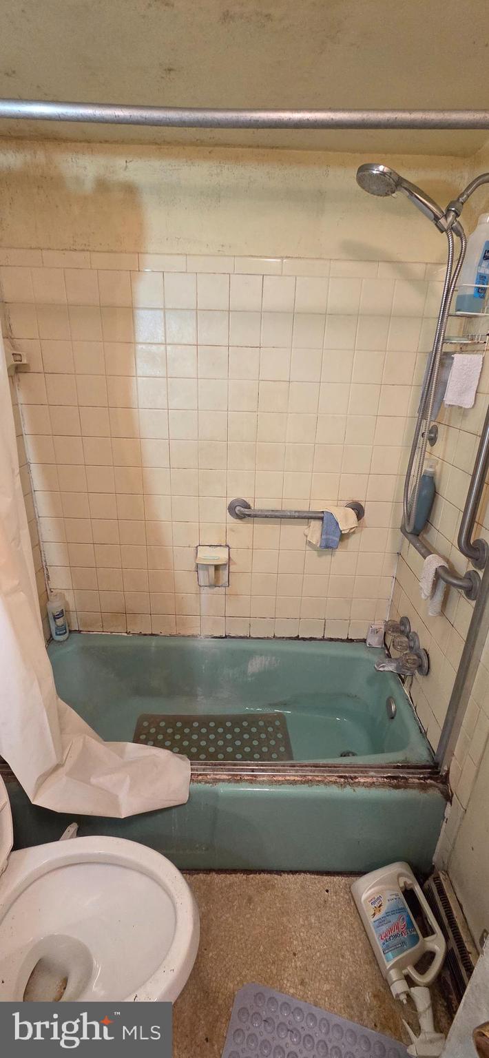 FORT WASHINGTON ESTATES - Residential