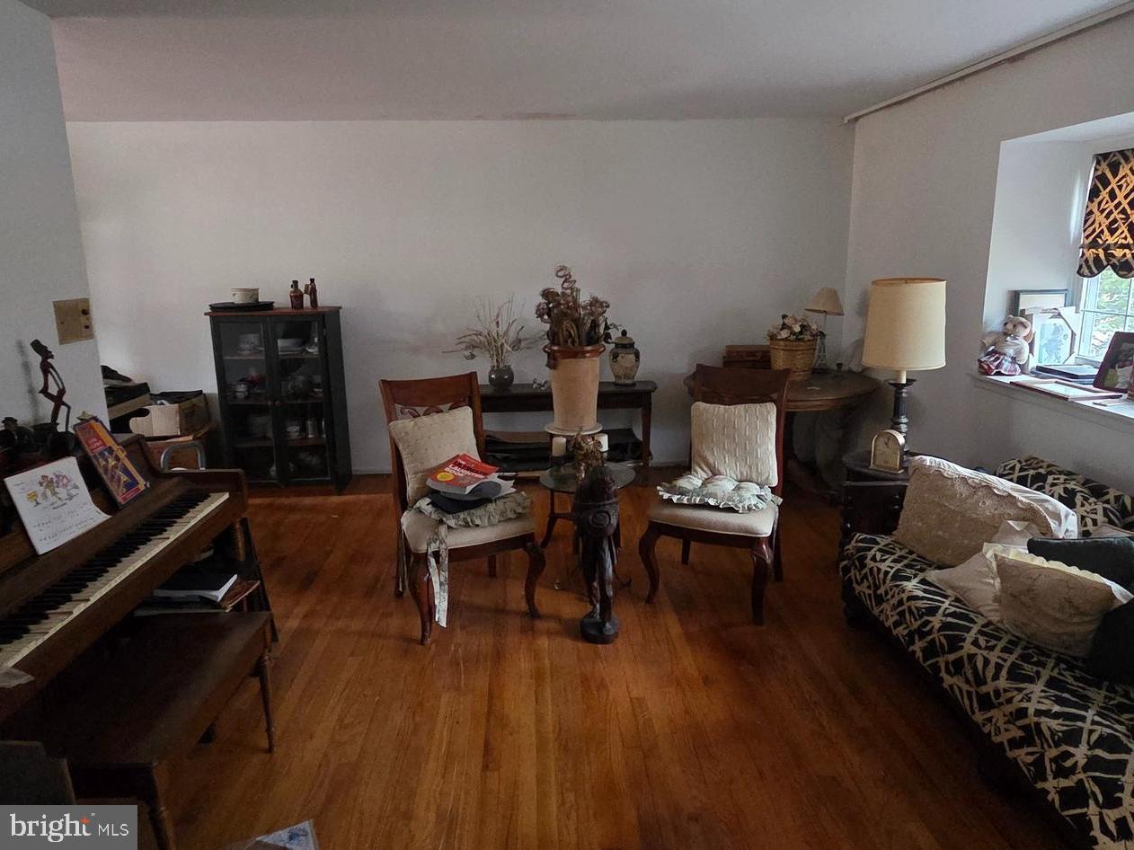 FORT WASHINGTON ESTATES - Residential