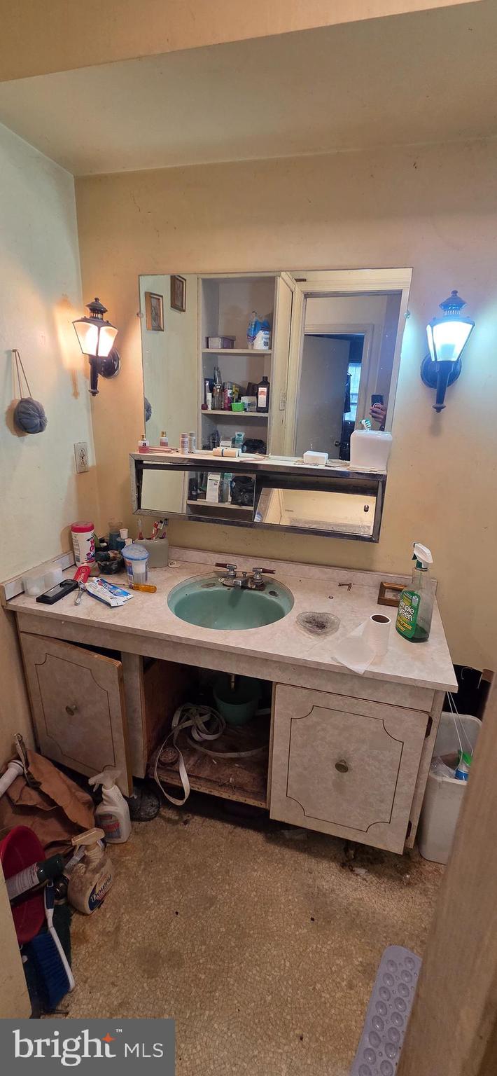 FORT WASHINGTON ESTATES - Residential